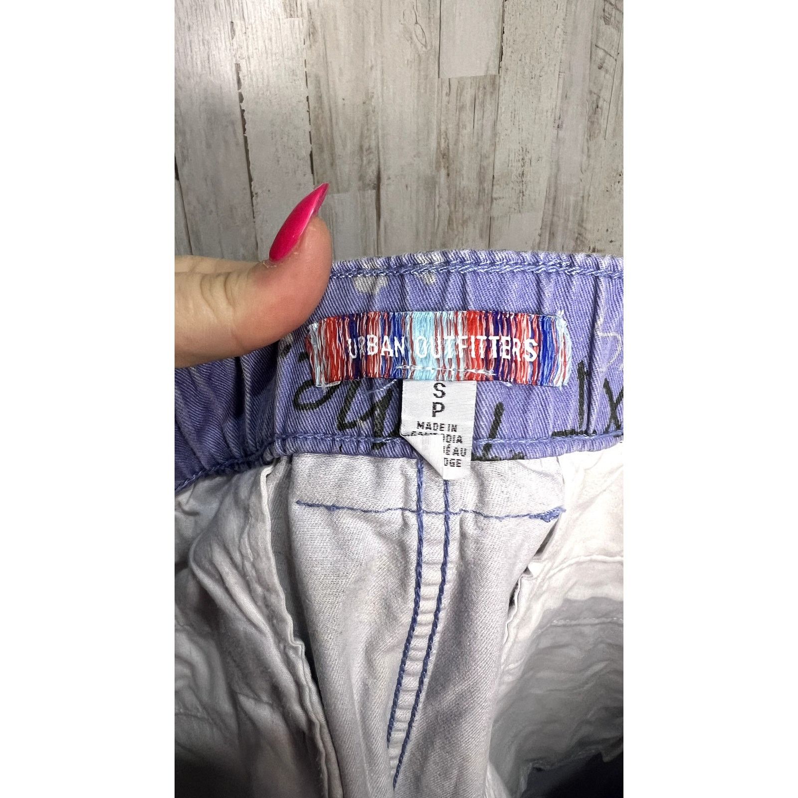 Urban Outfitters Urban Outfitters Men's Graffiti Print Chino Pants Size Small Size US 29 - 7 Thumbnail