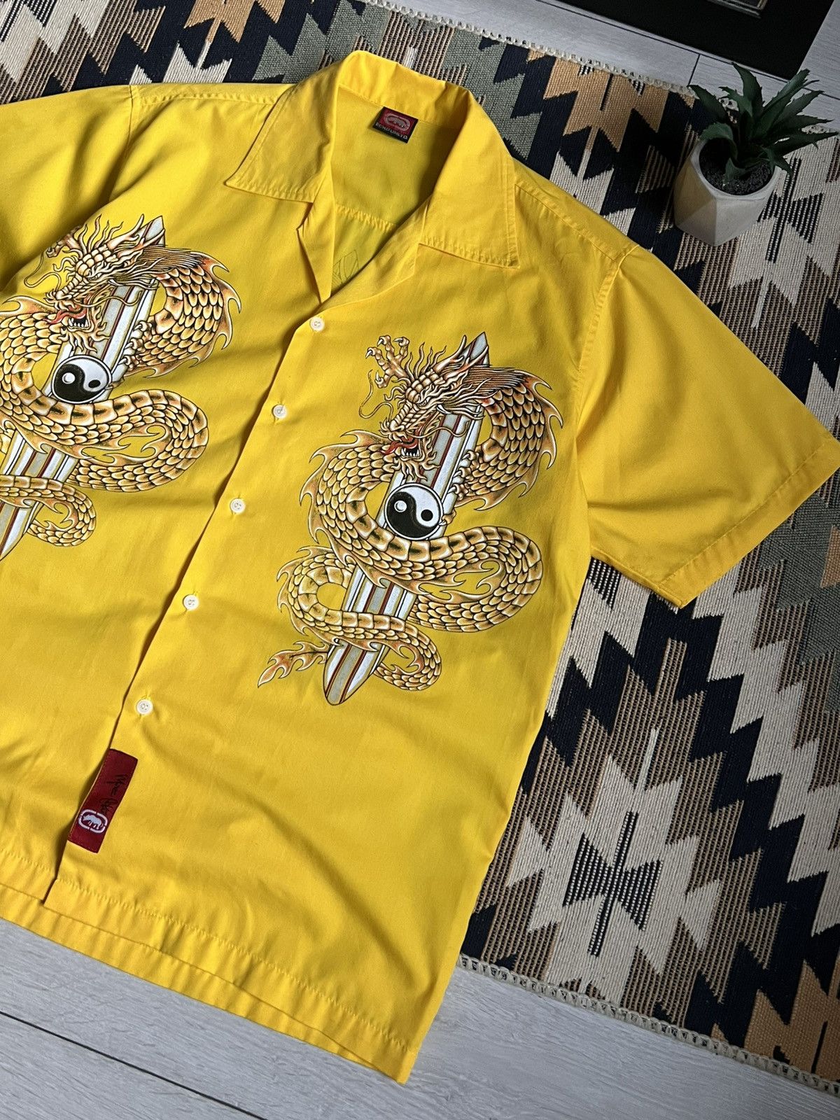 Ecko Unltd. Eckō Unltd. Vintage Dragon Japan Print Short Sleeve Shirt Size US XL / EU 56 / 4 - 5 Thumbnail