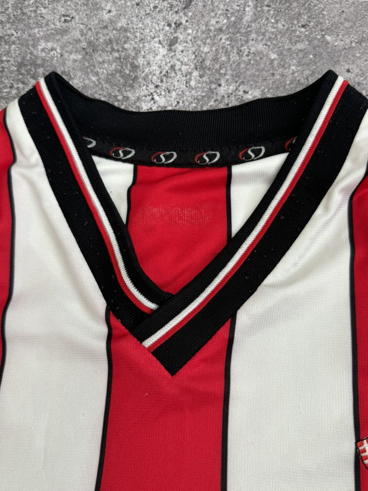 Vintage Vintage Southampton FC 9 LLOYD t-shirt jersey Size US L / EU 52-54 / 3 - 8 Thumbnail