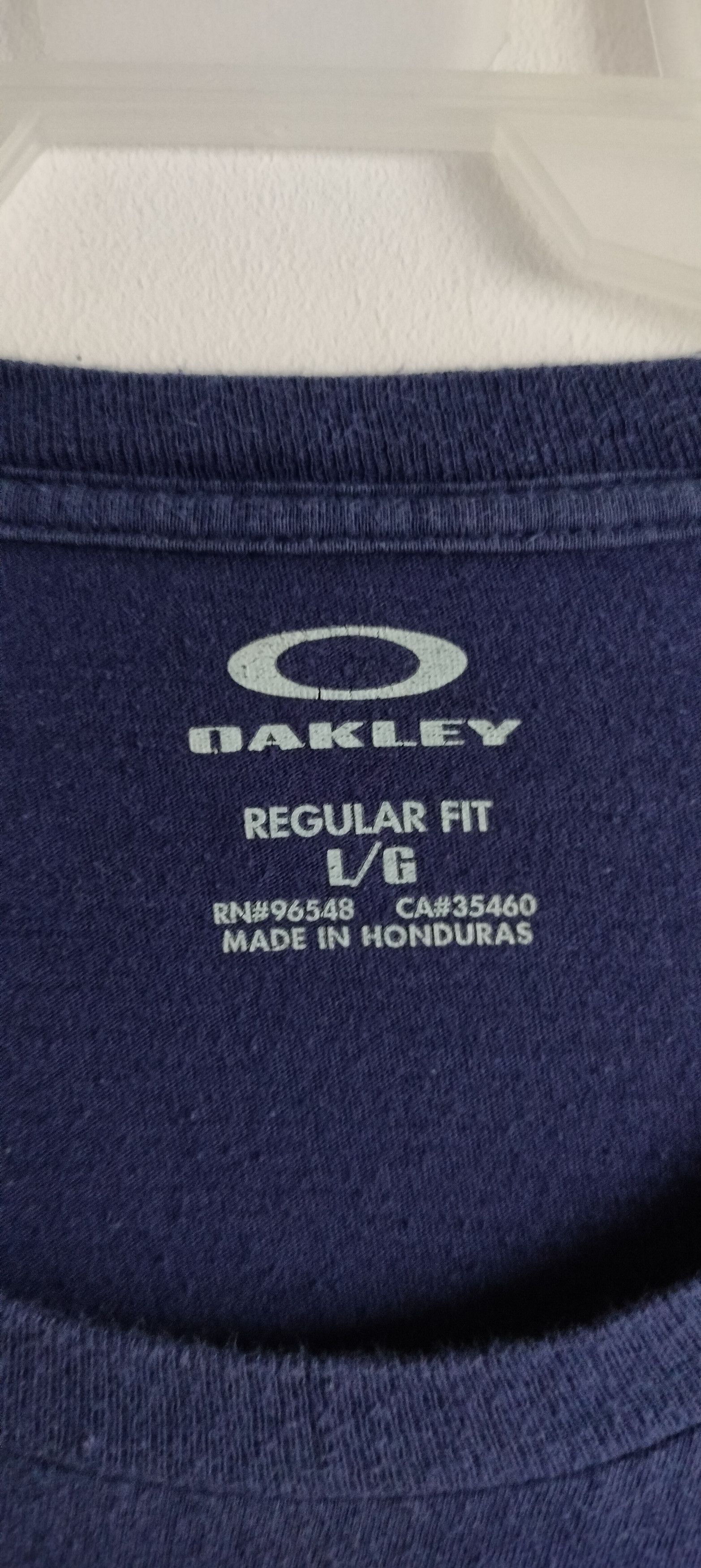 Oakley Vintage y2k Oakley T-shirt Tank Surf Skate Streetwear Size US L / EU 52-54 / 3 - 4 Thumbnail