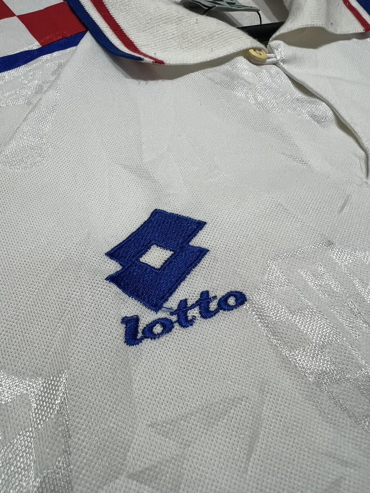 Lotto Sport Croatia 1996 Lotto Away Jersey Vintage Size US L / EU 52-54 / 3 - 8 Thumbnail