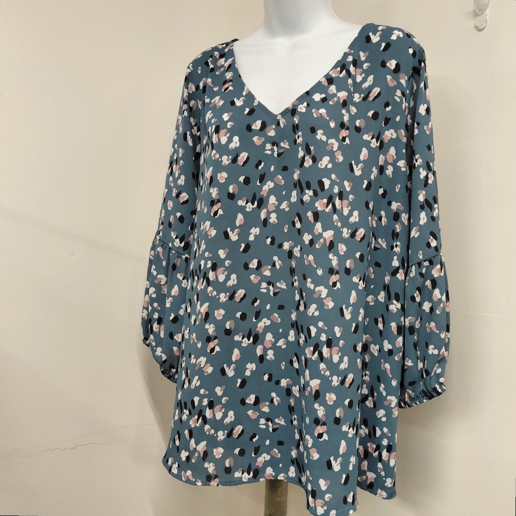 Vintage Collective Concepts Blouse Women's 1X Plus Size Slate Blue Balloon Sleeve Vneck Size XL / US 12-14 / IT 48-50 - 2 Thumbnail