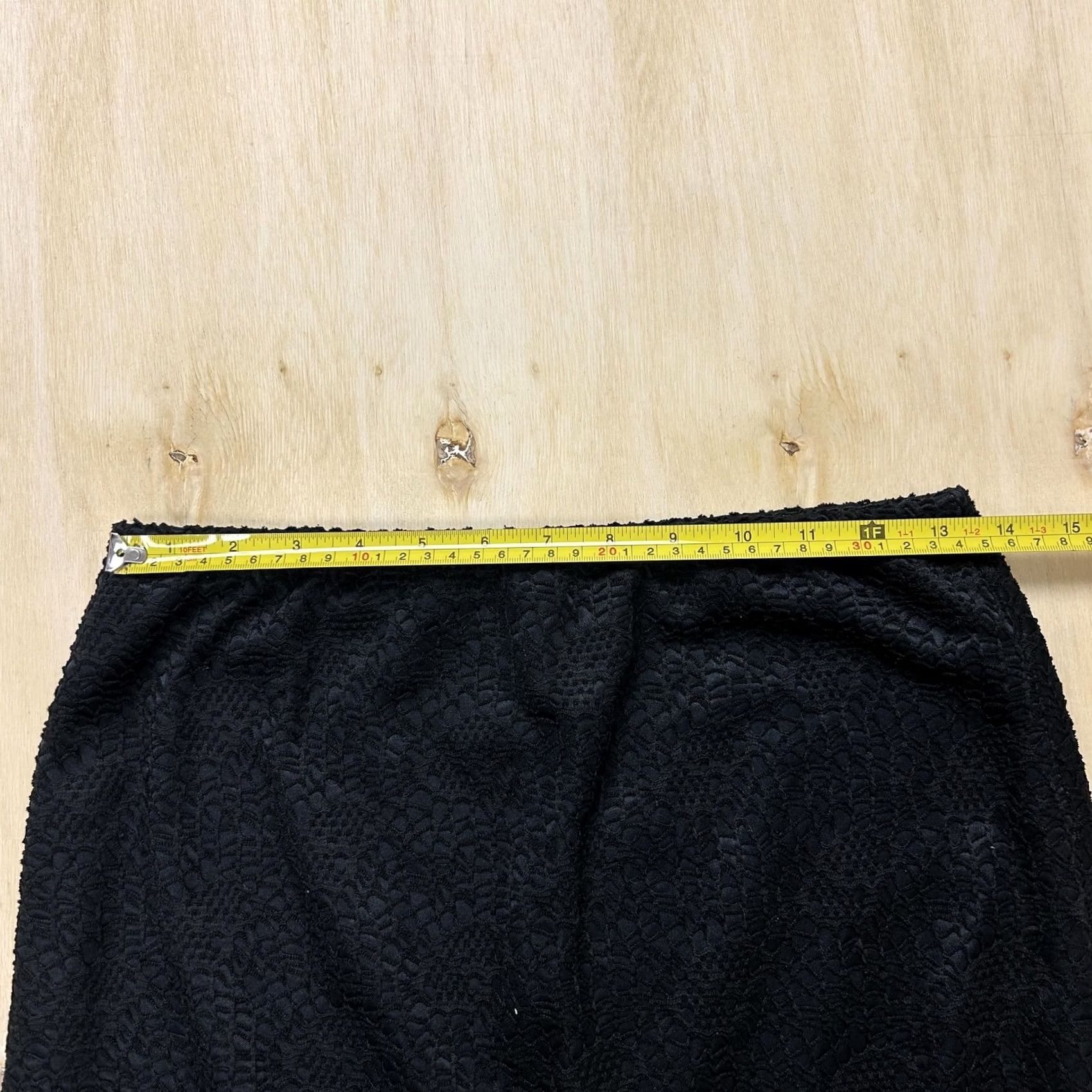 Mossimo Mossimo Skirt Womens Medium Black Lace Pencil Knee Length Lined Stretch Office Size 32" / US 10 / IT 46 - 4 Thumbnail