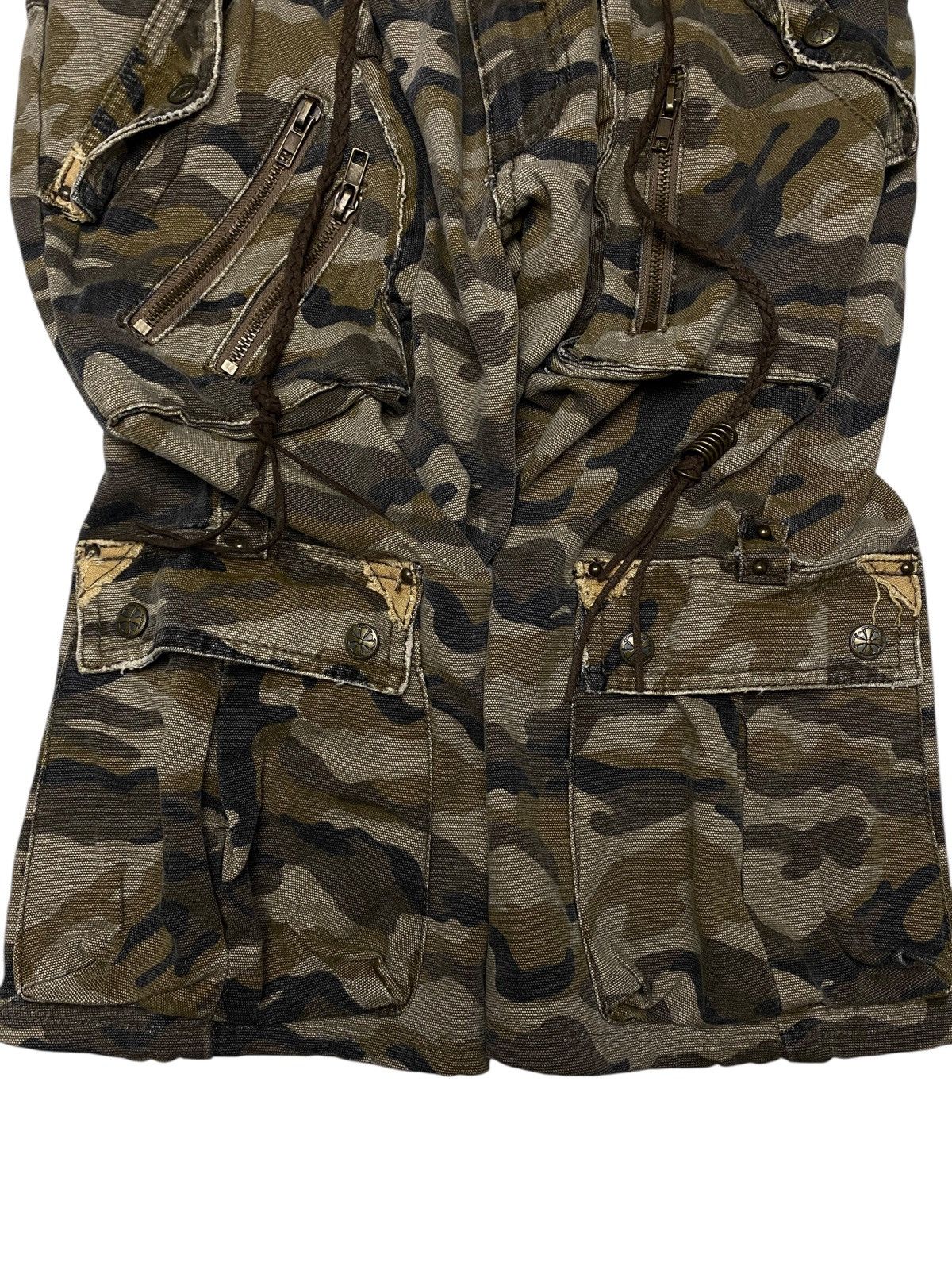 If Six Was Nine 2000's Midas Camo Laced Up Ring Shorts Size US 29 - 11 Thumbnail