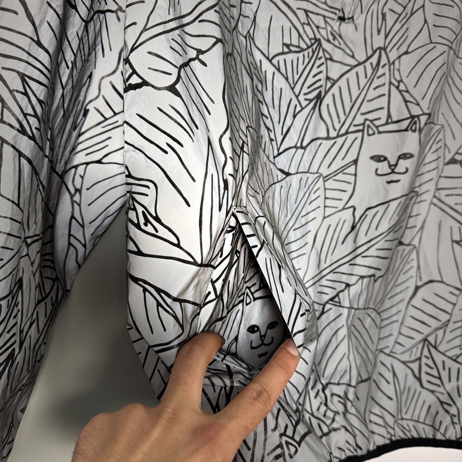 RIPNDIP RIPNDIP Vintage Printed Reflective Hooded Jacket Y2K Size US M / EU 48-50 / 2 - 9 Thumbnail