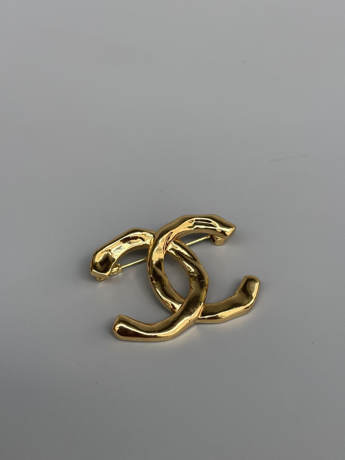 Chanel Chanel B23C Gold Pin CC Brooch Size ONE SIZE - 3 Thumbnail