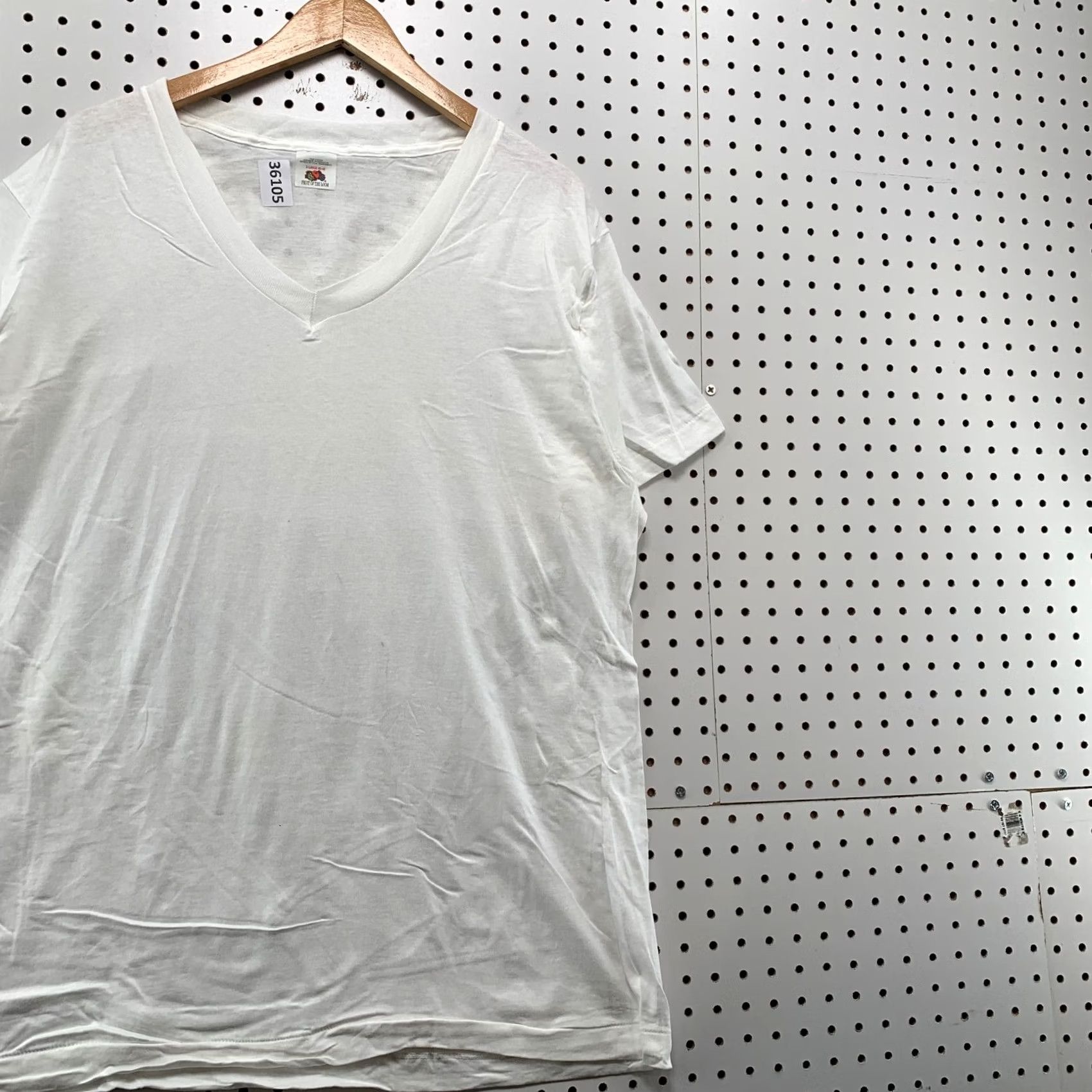 Fruit Of The Loom VINTAGE Fruit of the Loom Shirt Mens XL White V Neck Single Stitch NEW Size US XL / EU 56 / 4 - 4 Thumbnail
