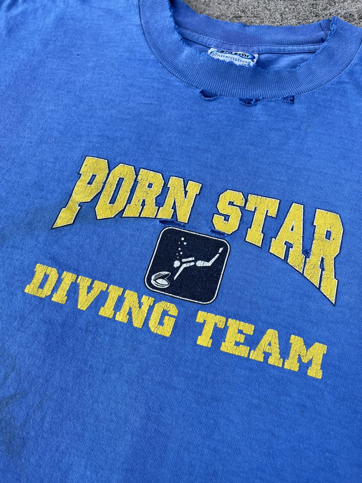 Vintage Rare Vintage 90’s Porn Star “Diving Team” Thrashed T-Shirt Size US XL / EU 56 / 4 - 6 Thumbnail