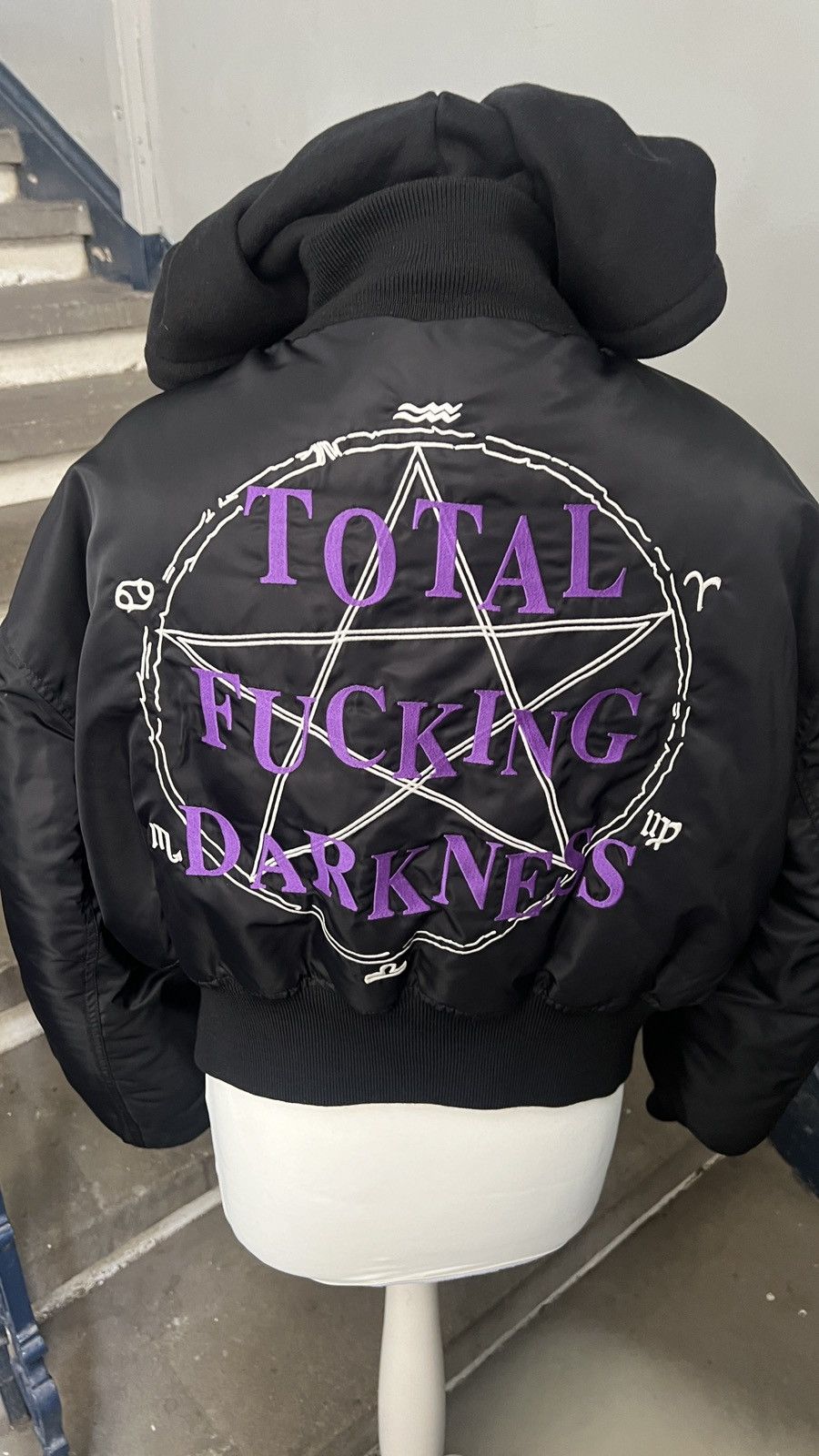 Vetements Vetements Total Darkness TFD Bomber Size XS / US 0-2 / IT 36-38 - 5 Thumbnail