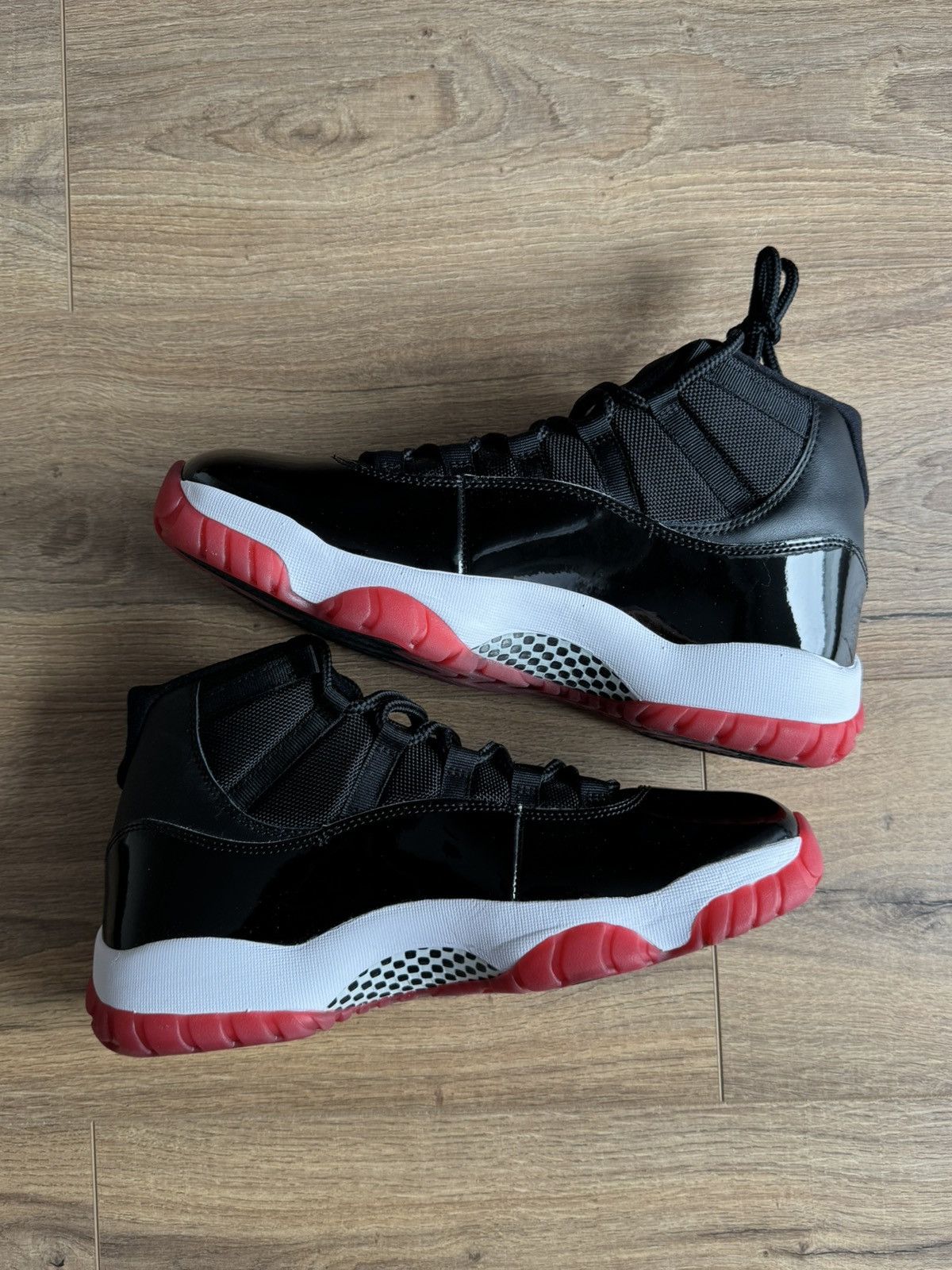 Jordan Brand Jordan 11 Playoffs Bred 2019 Size US 10.5 / EU 43-44 - 3 Thumbnail