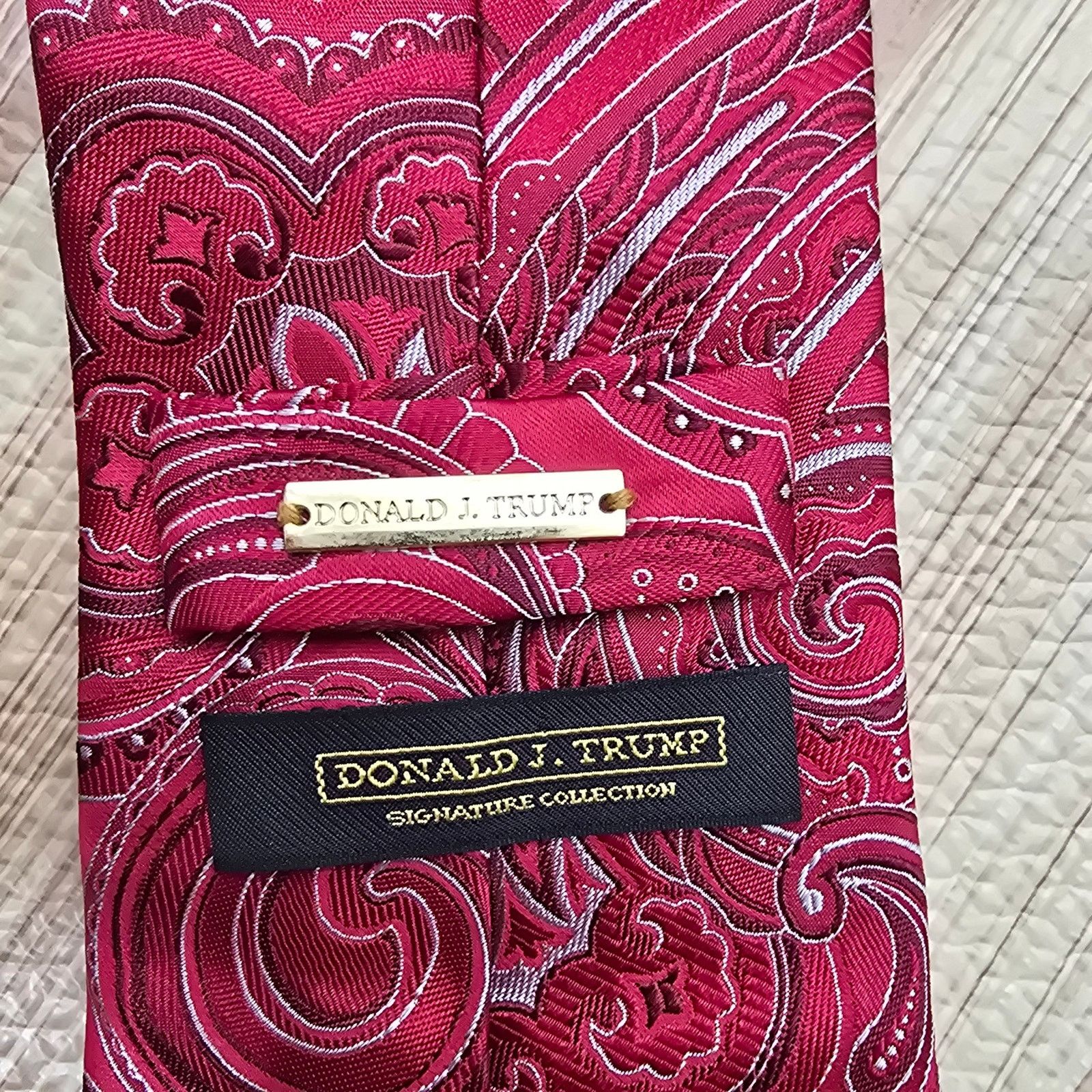 Donald Trump Donald J. Trump Signature Coll. Red Silver Paisley Silk Tie Size ONE SIZE - 4 Thumbnail