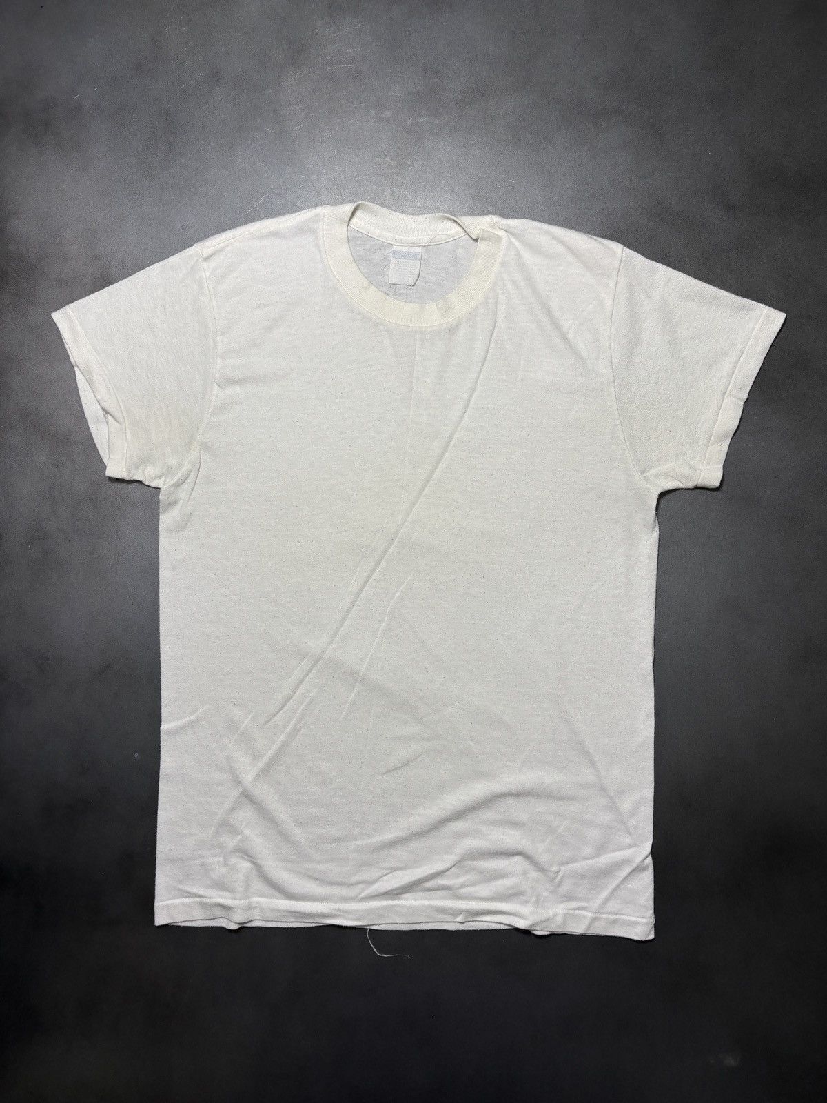 Vintage Vintage Blank Tee 1980s White T-Shirt Made in USA Thin Small Size US S / EU 44-46 / 1 - 2 Thumbnail