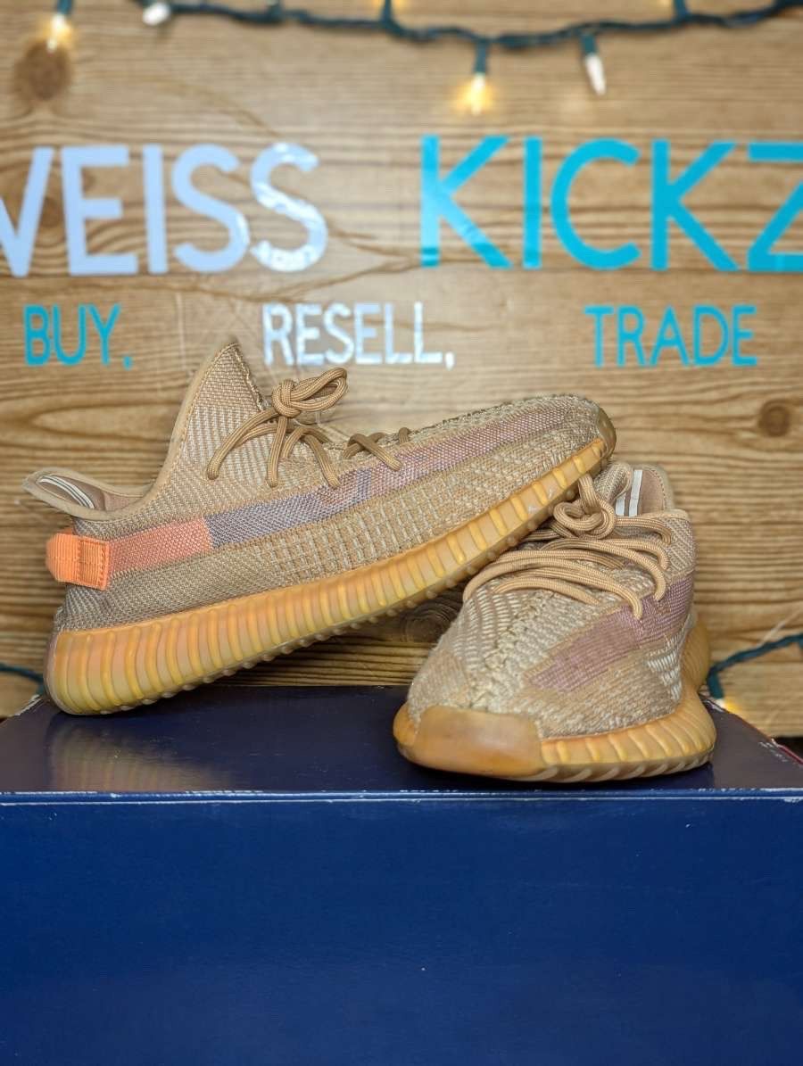 Yeezy Yeezy 350 V2 Clay Size US 10.5 / EU 43-44 - 1 Thumbnail