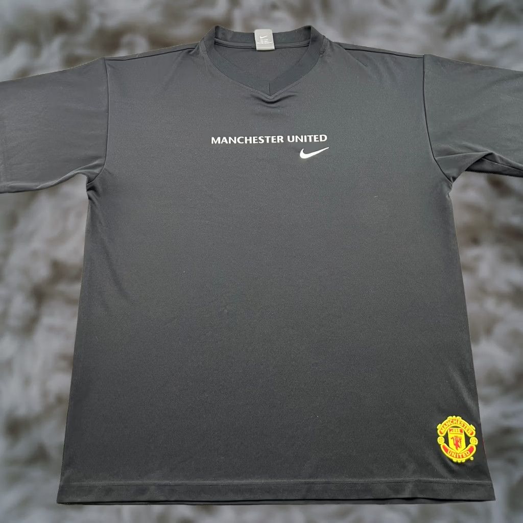 Nike VINTAGE Nike Manchester United 2002 2004 Training Mens Football Jersey XL Shirt Black Size US XL / EU 56 / 4 - 1 Thumbnail