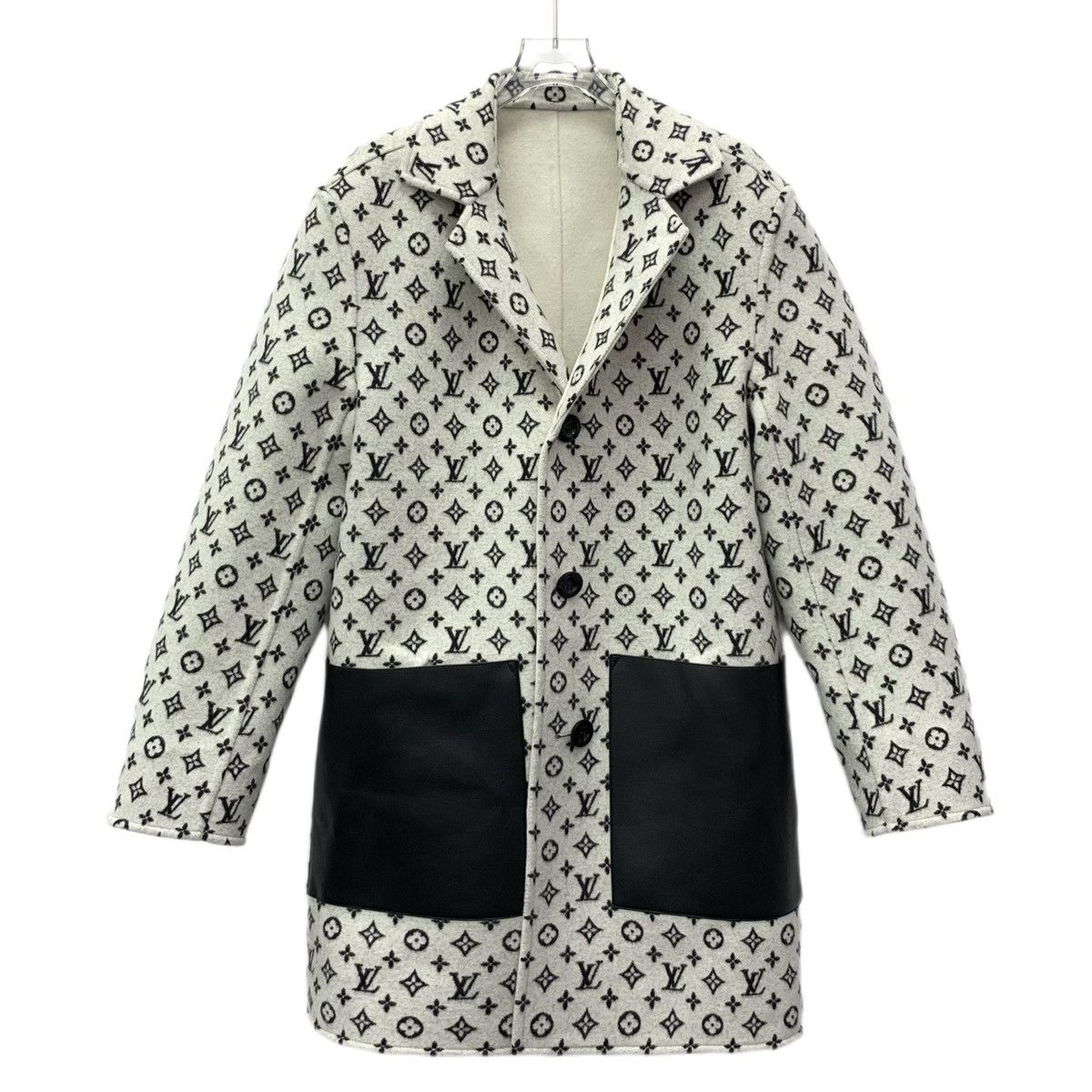 Louis Vuitton Louis Vuitton 23 Logo Full Print Sheep Wool Reversible Coat Size XS / US 0-2 / IT 36-38 - 3 Thumbnail
