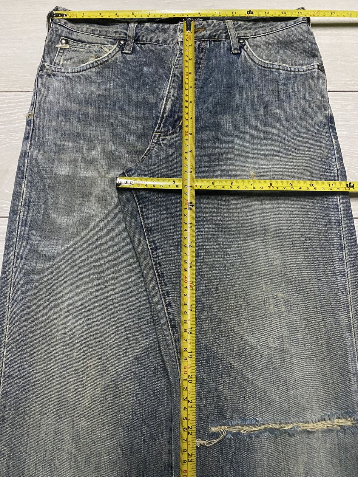 Wrangler Wrangler authentic Western Geams Faded Distressed Loose Jean Size US 30 / EU 46 - 13 Thumbnail