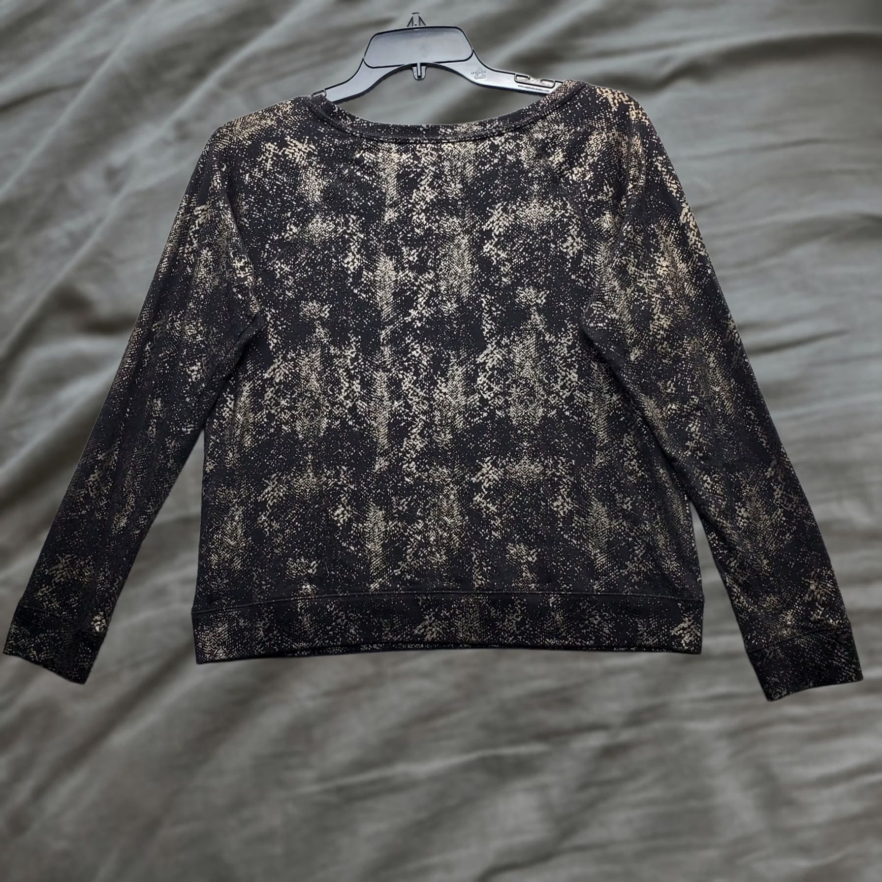 Vintage Rock & Republic Shirt Womens Size L Multi Metallic Snake Skin Print Round Neck Size L / US 10 / IT 46 - 1 Thumbnail
