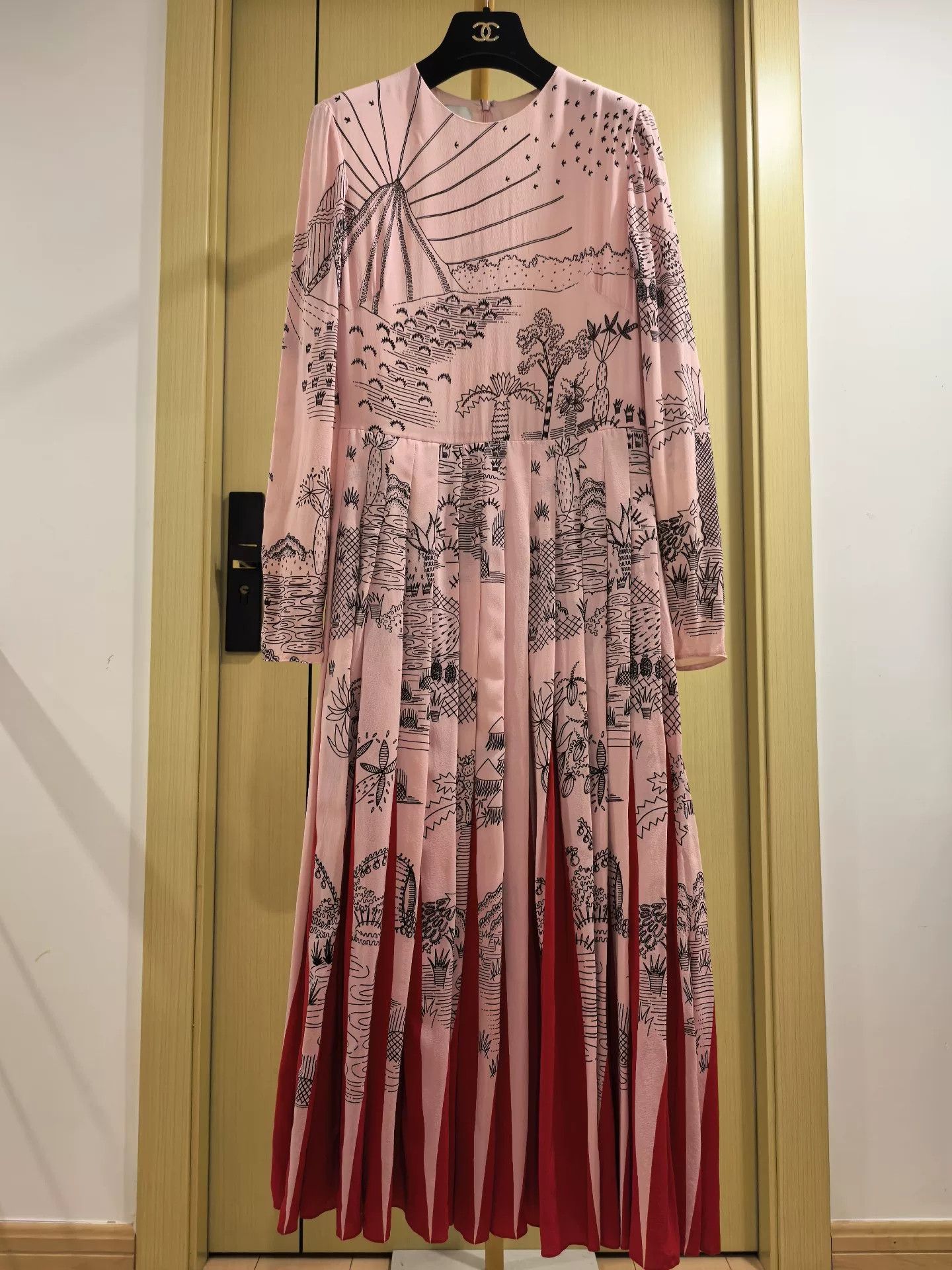 Valentino Valentino Pink Silk Printed Dress Size US XS / EU 42 / 0 - 1 Thumbnail