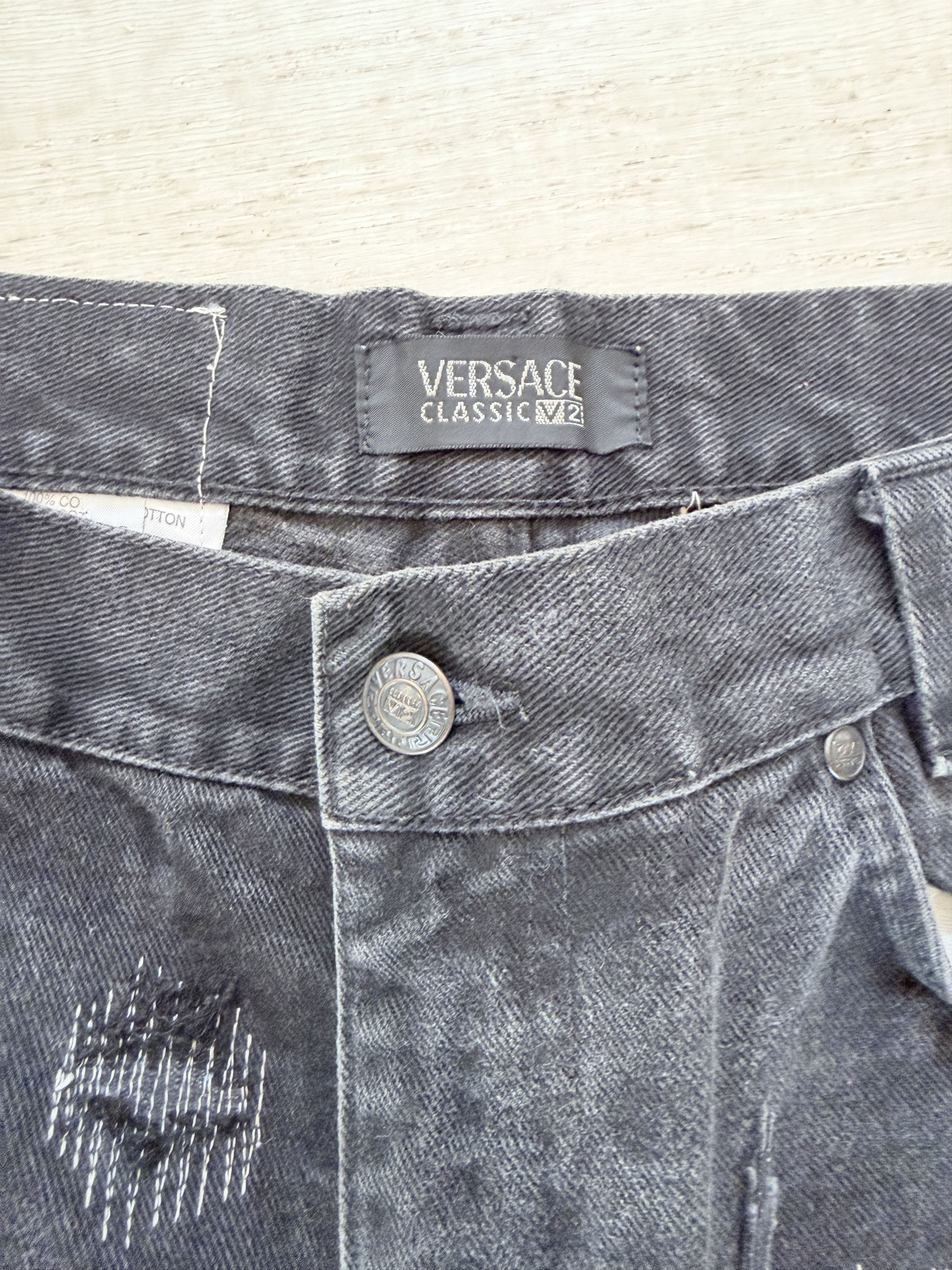 Versace Vintage Versace Classic V2 Graphic Appliqué Denim Size US 33 - 3 Thumbnail