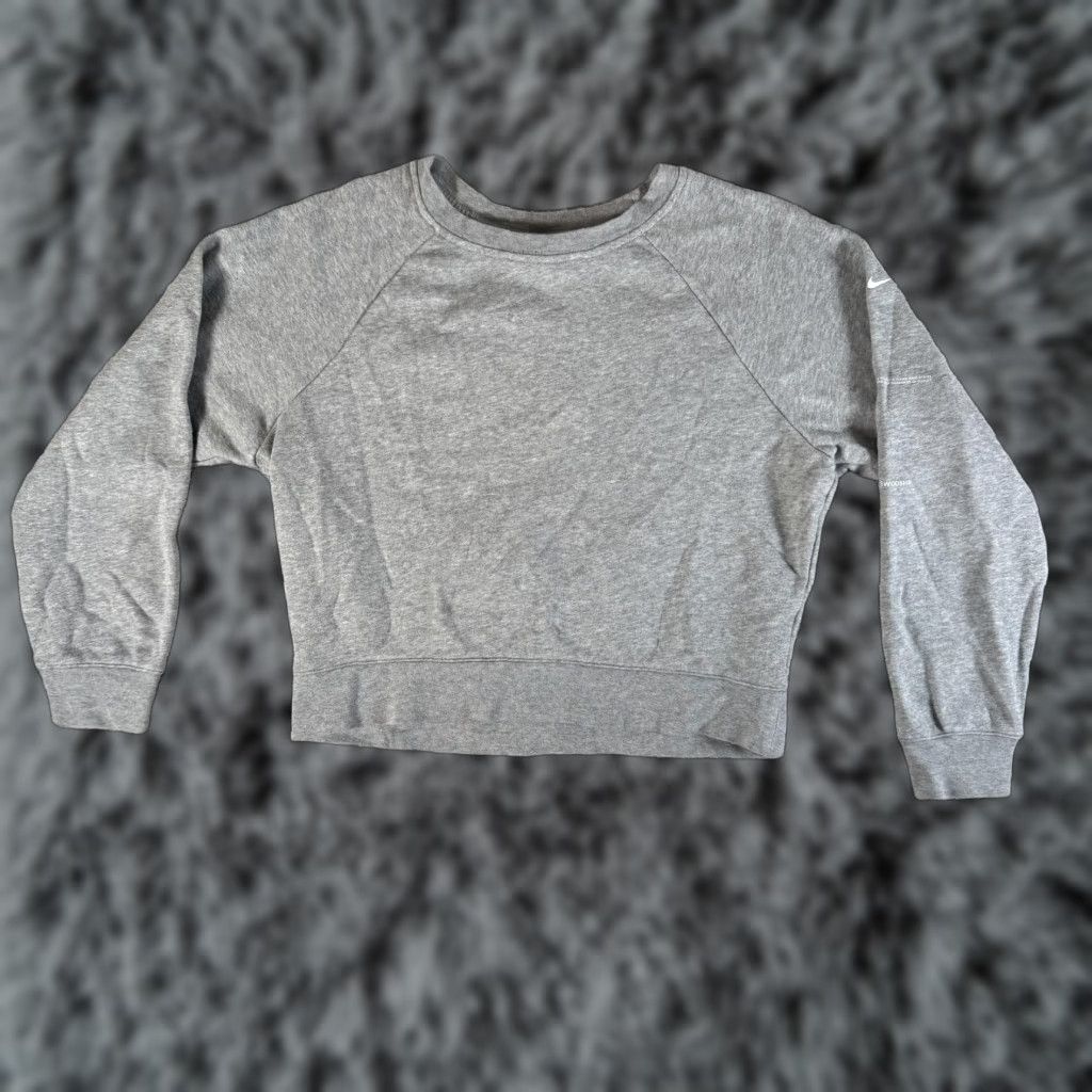 Nike VINTAGE Nike Sweatshirt S Cropped Back Pocket Raglan Sleeves Crew Neck Women’s Small Gray Sports Retro Streetwear Size S / US 4 / IT 40 - 1 Thumbnail