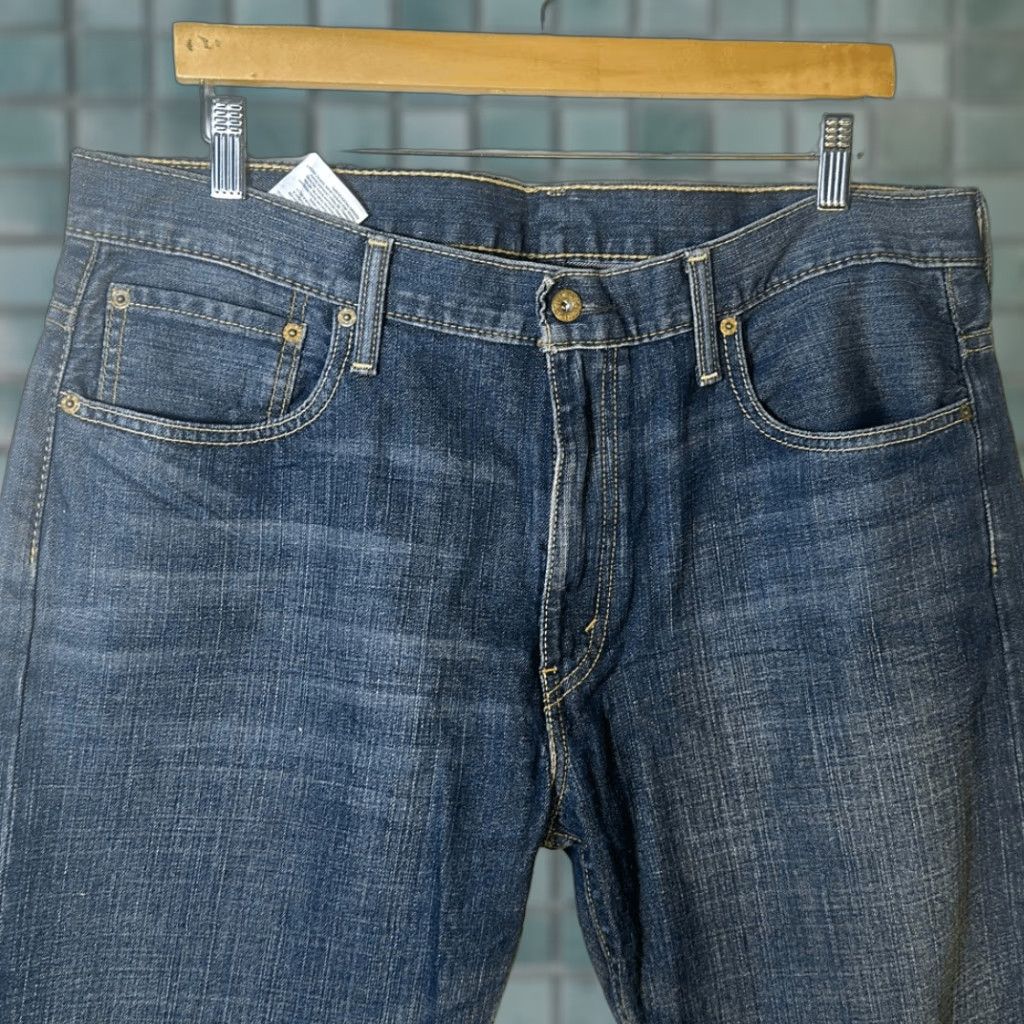 Levi's Levi’s 569 Jeans Mens 38 Blue Loose Straight Denim Baggy Jeans Mens Regular 29 Inseam Blue Mens Size US 38 / EU 54 - 1 Thumbnail