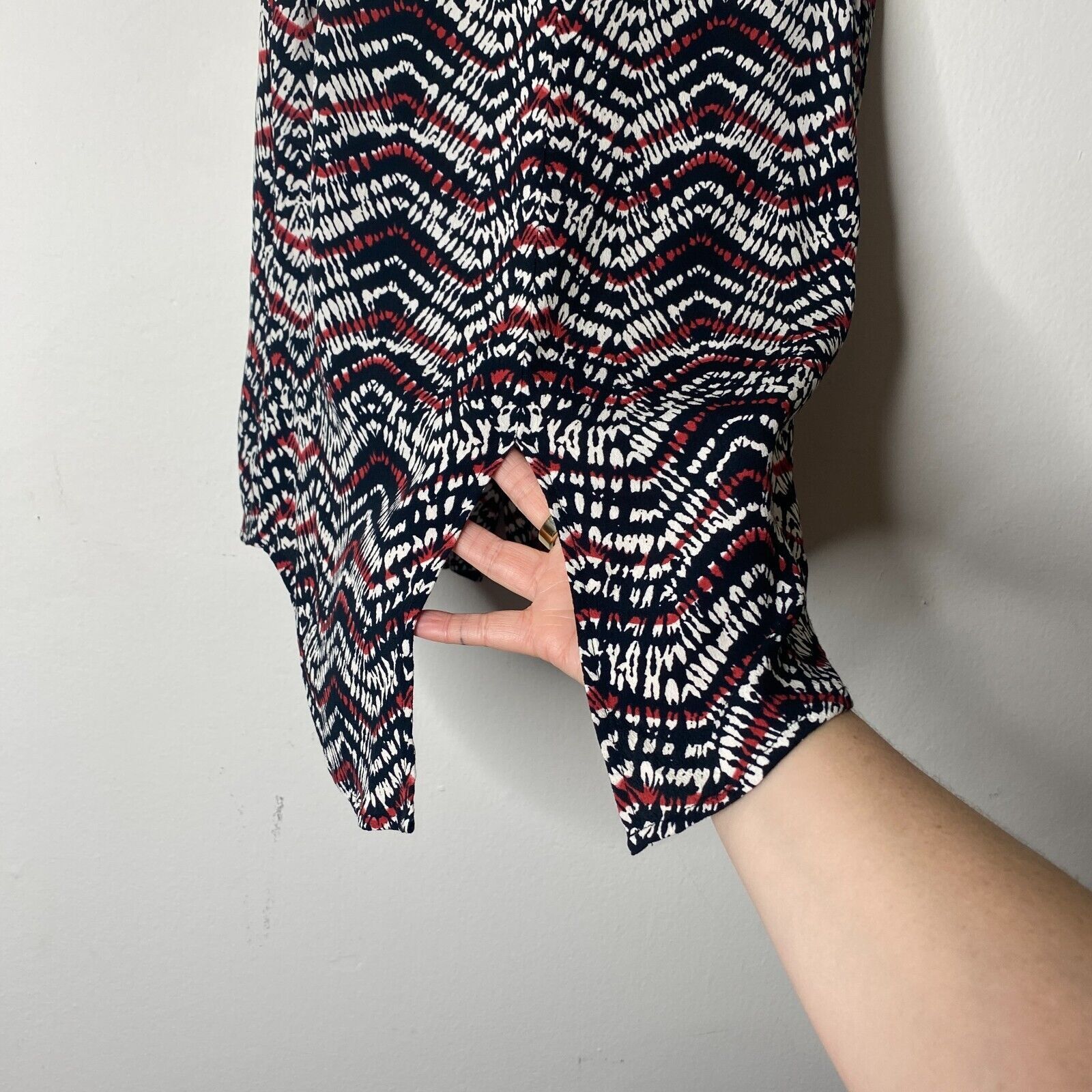 Sanctuary Sanctuary Black Tribal Chevron Split V-Neck Button Tank XS Size XS / US 0-2 / IT 36-38 - 7 Thumbnail