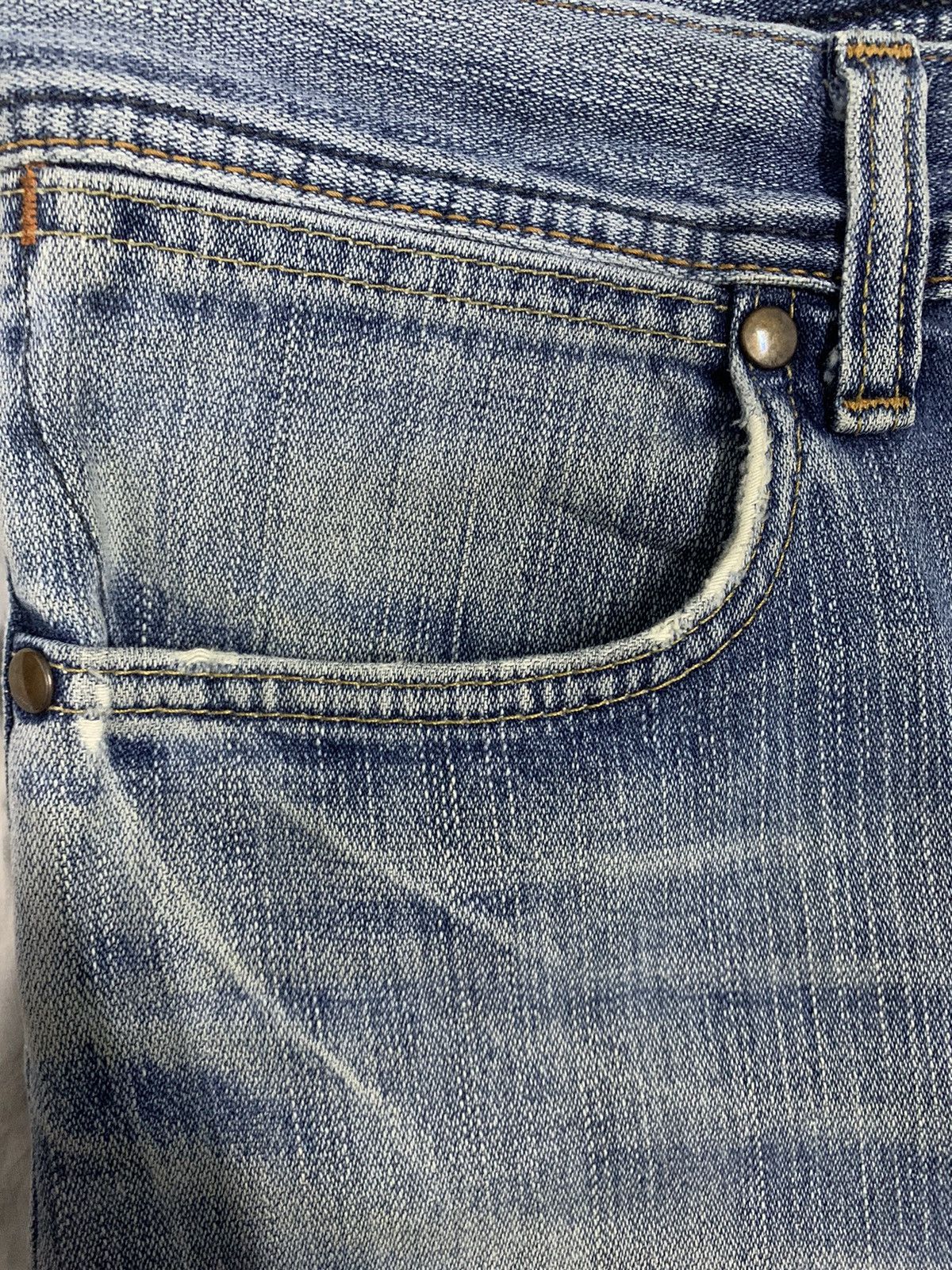 Wrangler Vintage Wrangler Blue Washed Straight Leg Distressed Jeans Size US 33 - 5 Thumbnail