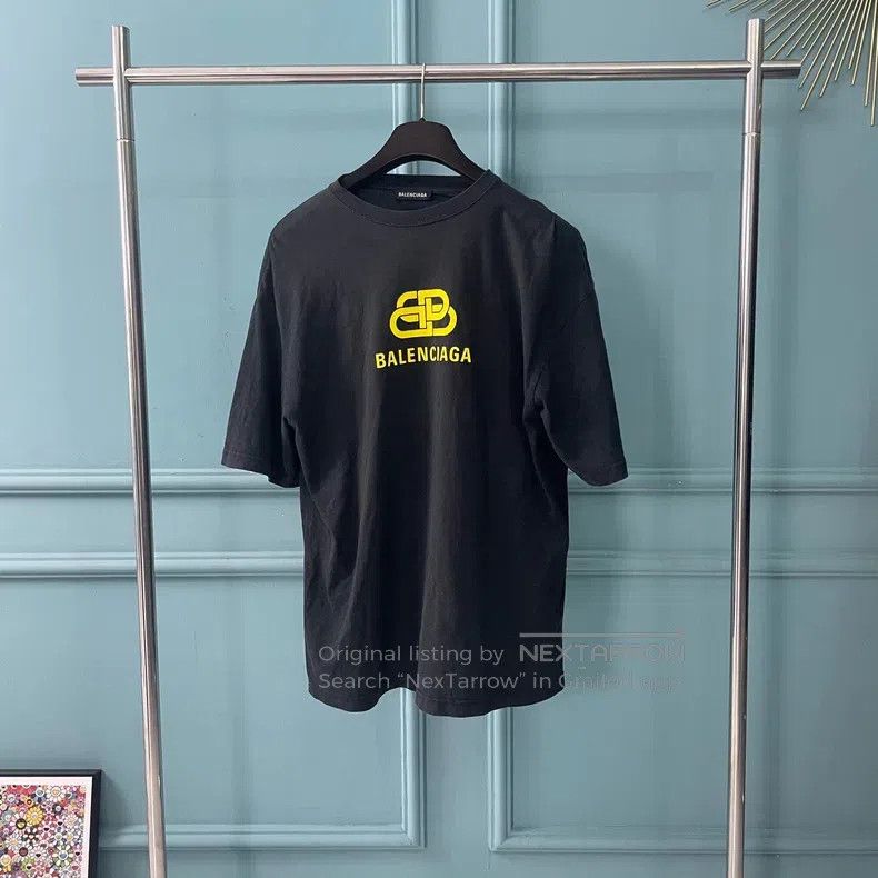 Balenciaga Balenciaga Lock logo short-sleeved Size US S / EU 44-46 / 1 - 1 Thumbnail