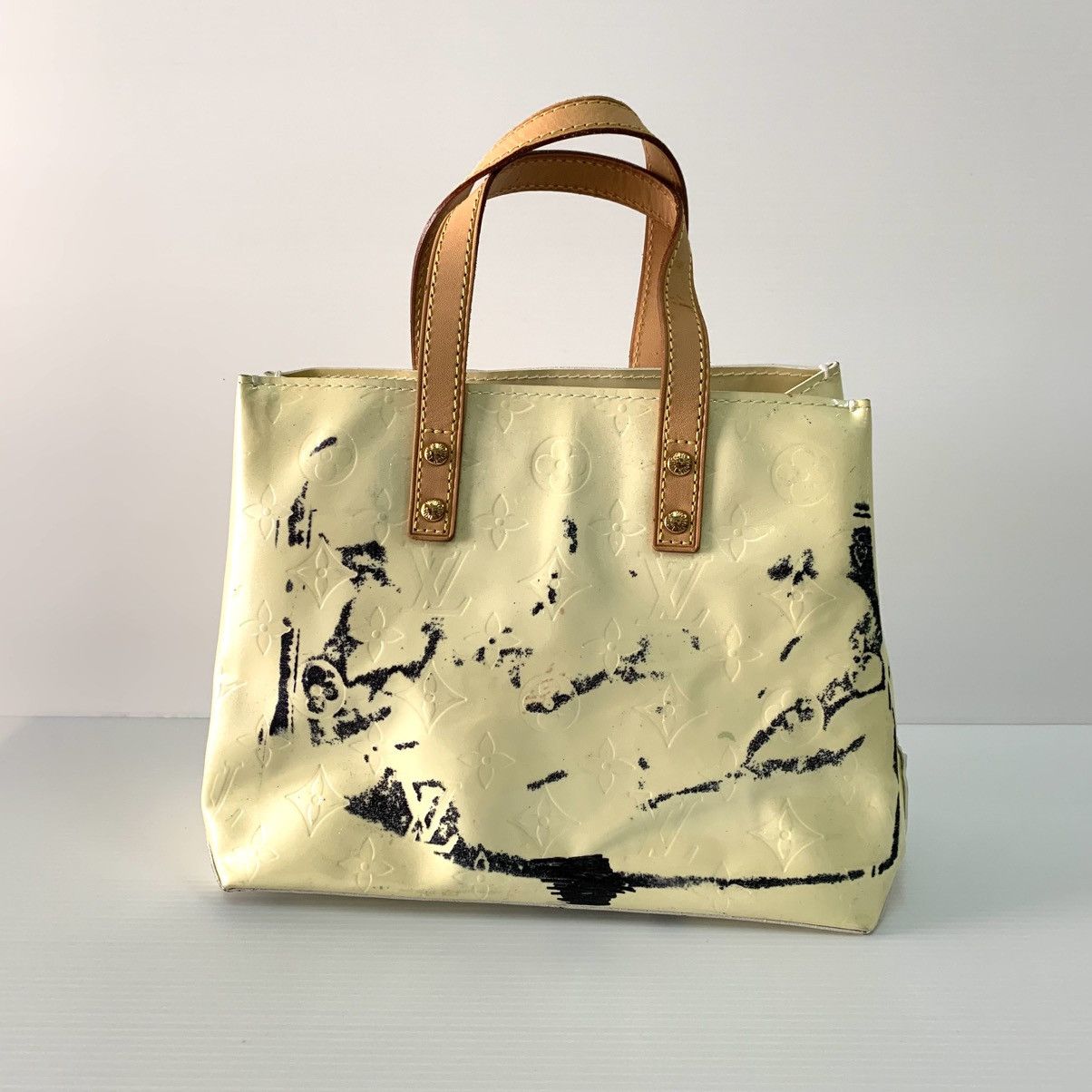 Louis Vuitton Louis Vuitton Vernis Yellow Tote Bag Size ONE SIZE - 1 Thumbnail