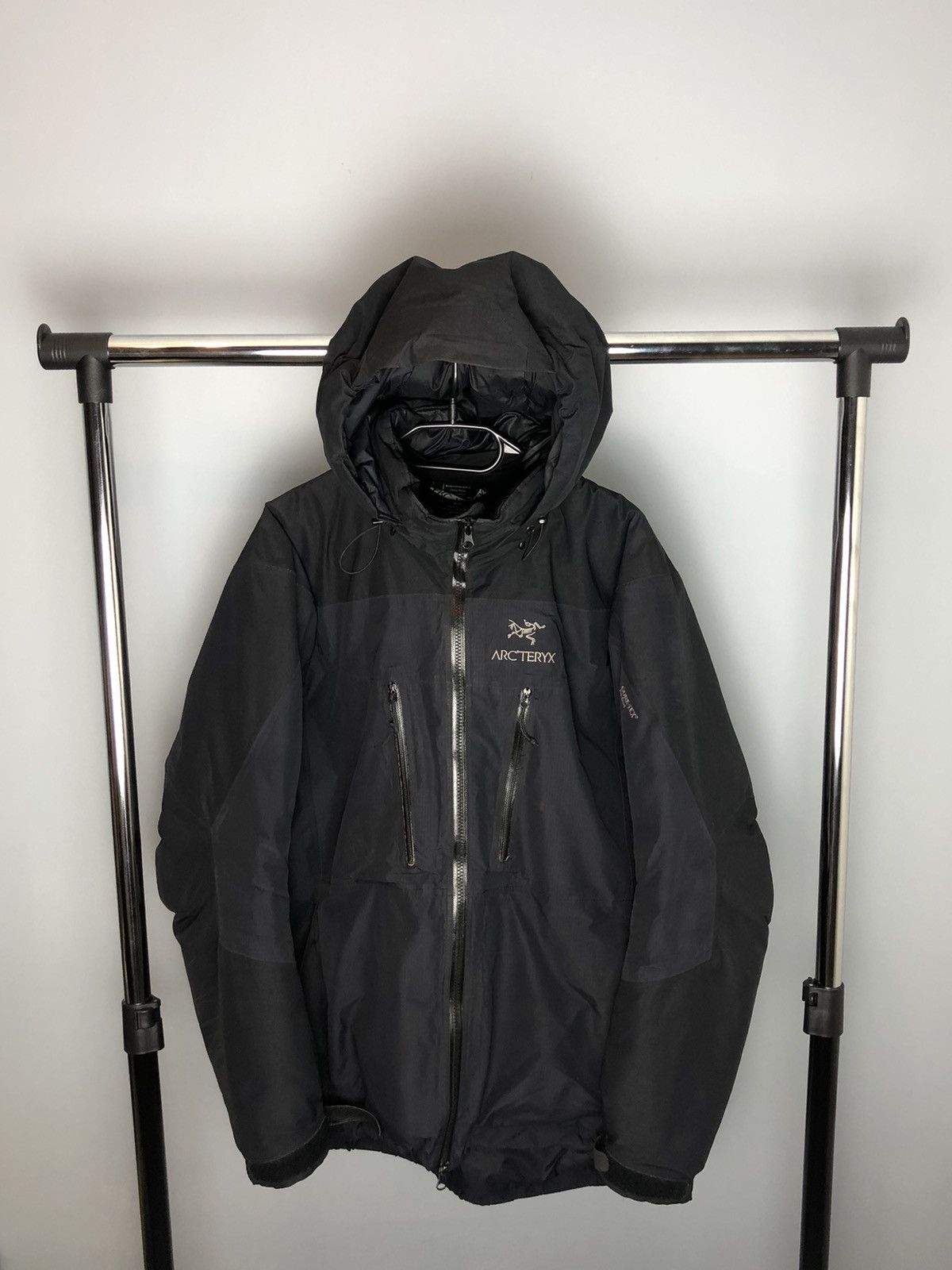 image of Arcteryx Arc’Teryx Sv Jacket Gore-Tex in Black, Men's (Size Medium)