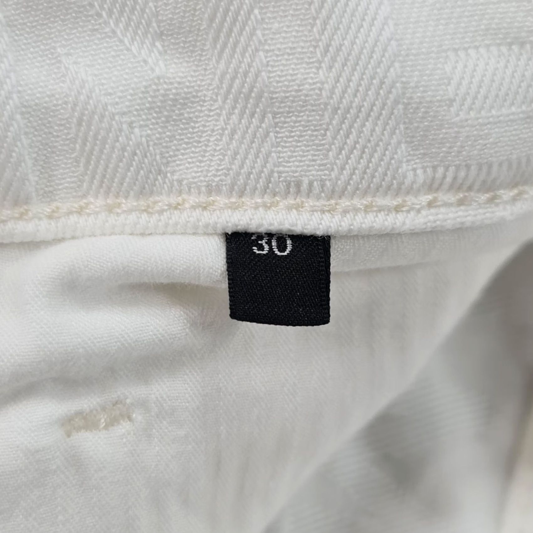 Emporio Armani VINTAGE Emporio Armani Jeans White W30 L27 Loose Fit 5-Pocket Logo Jeans Men Size US 30 / EU 46 - 7 Thumbnail