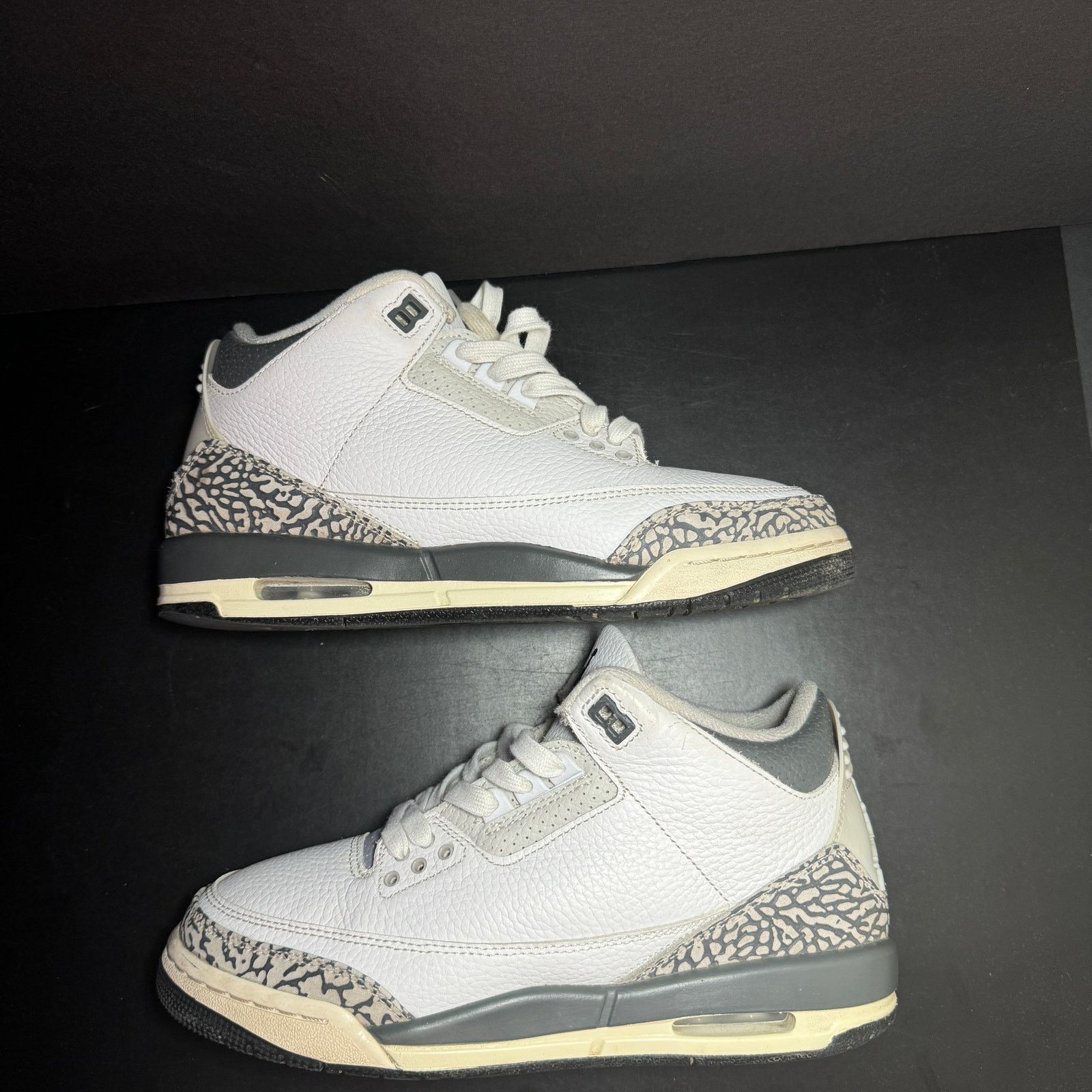 Jordan Brand × Nike Size 7 Nike Air Jordan 3 Retro GS Hide N' Sneak Men's Shoes Size US 7 / EU 40 - 2 Thumbnail
