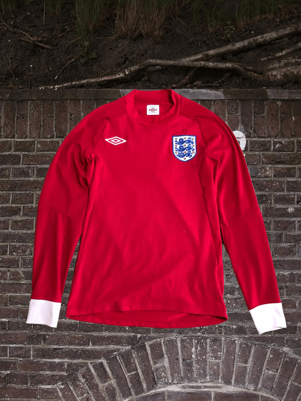 Umbro Umbro England Soccer Jersey Red Long Sleeve Football tee Size US S / EU 44-46 / 1 - 1 Thumbnail