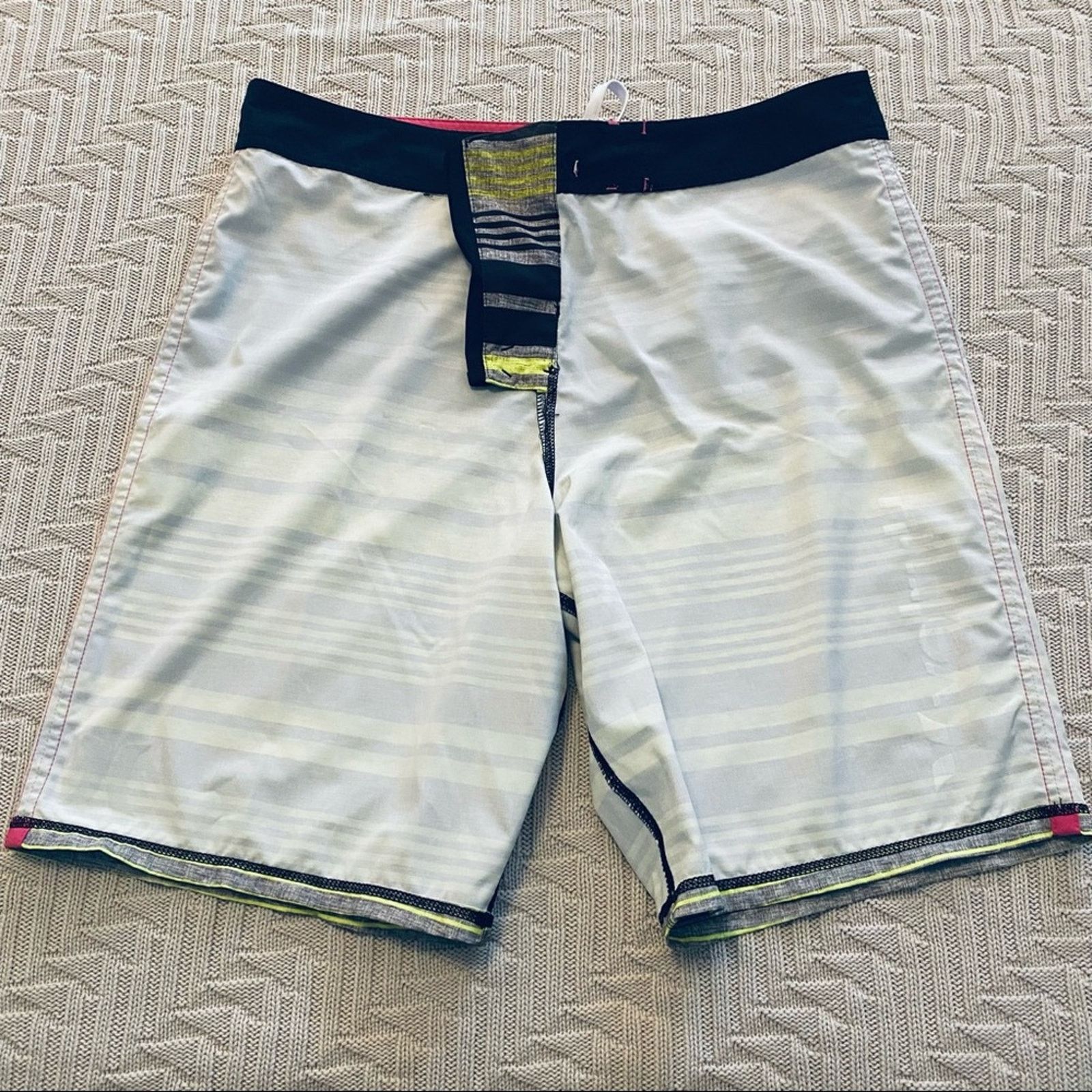 Hurley Hurley yellow and gray striped board shorts Size US 36 / EU 52 - 5 Thumbnail