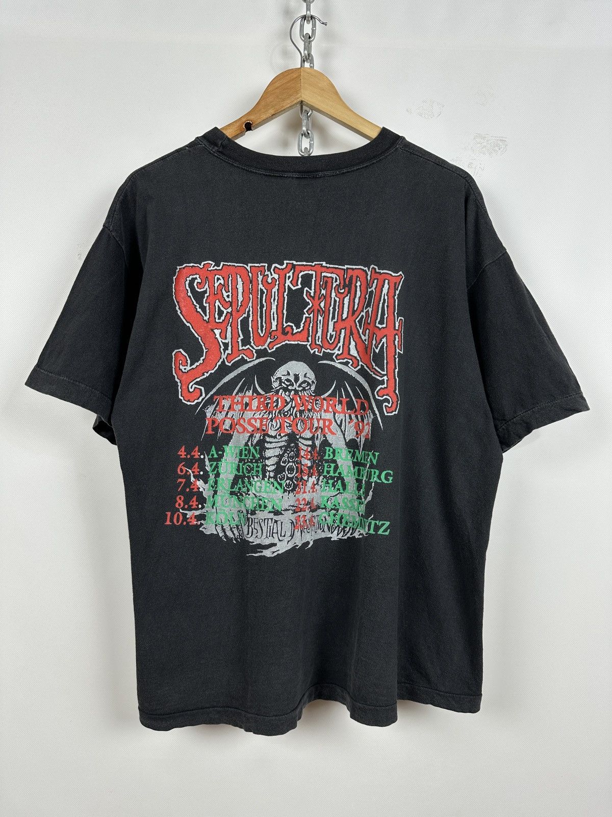Band Tees 1992 Vintage Sepultura Third World Posse Tour T-Shirt Size US XL / EU 56 / 4 - 2 Thumbnail