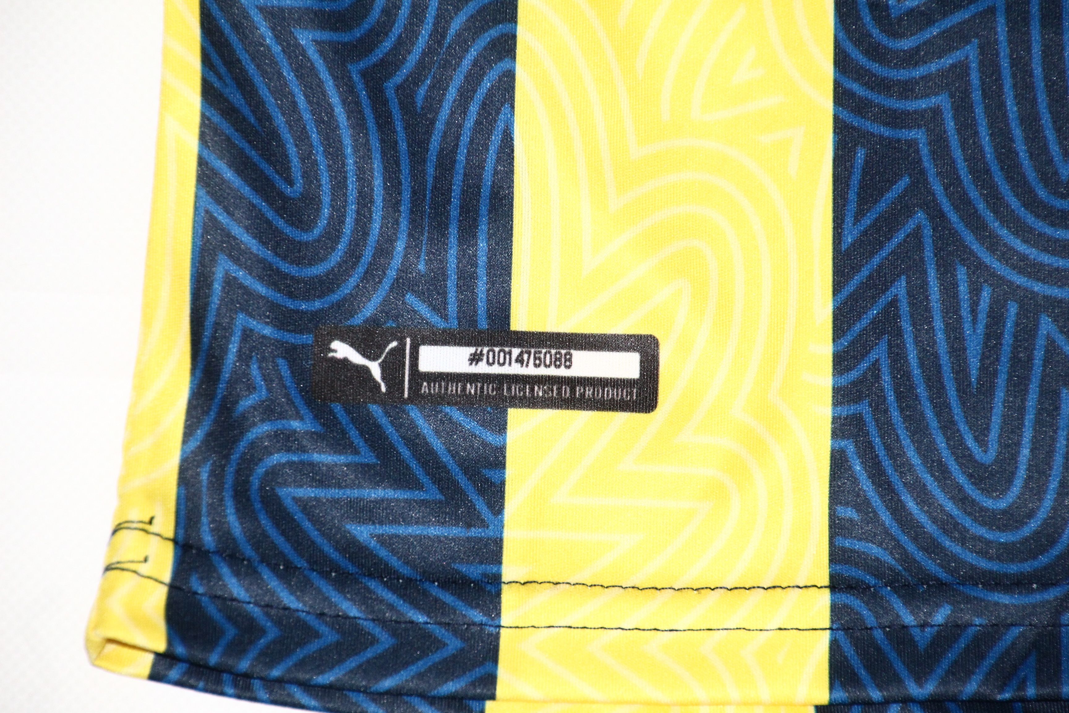 Puma KEMAL ATATÜRK Signatured Fenerbahce SK by Puma Jersey Size US XL / EU 56 / 4 - 8 Thumbnail