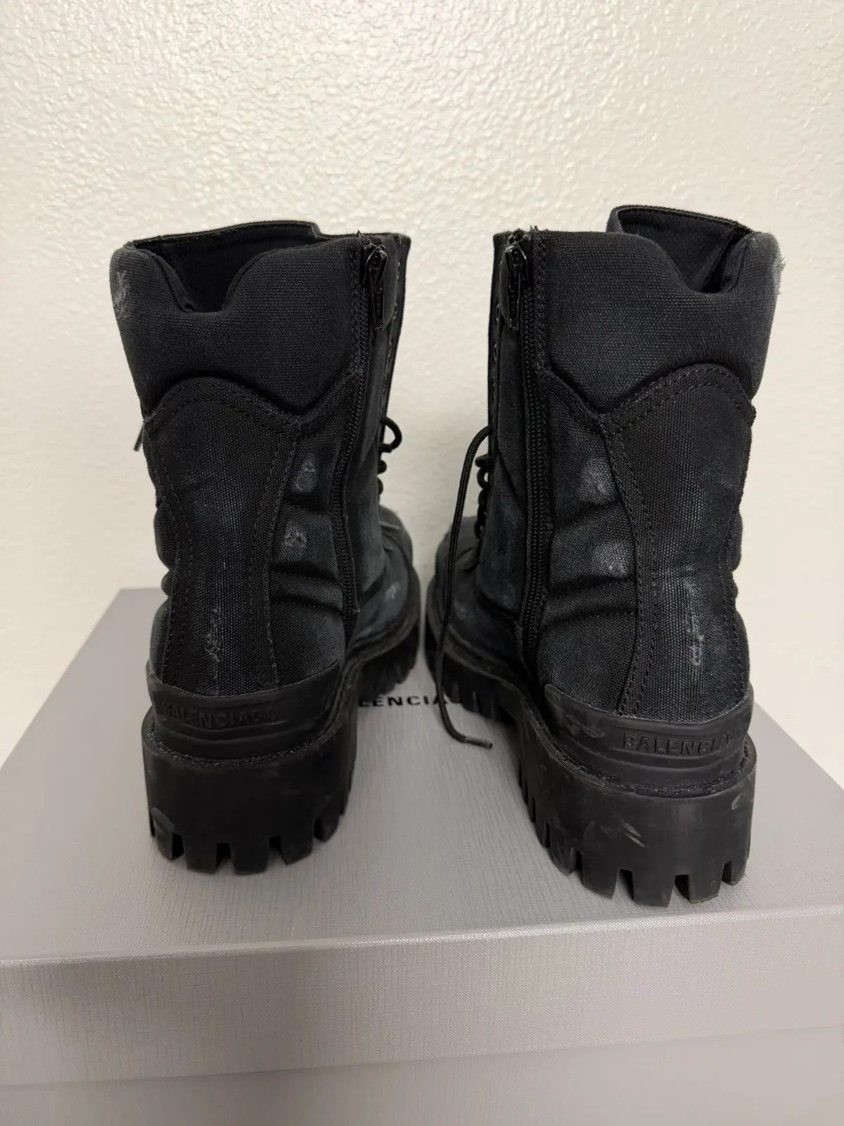 Balenciaga Balenciaga Striker Boot Worn effect Size US 9 / EU 42 - 10 Thumbnail