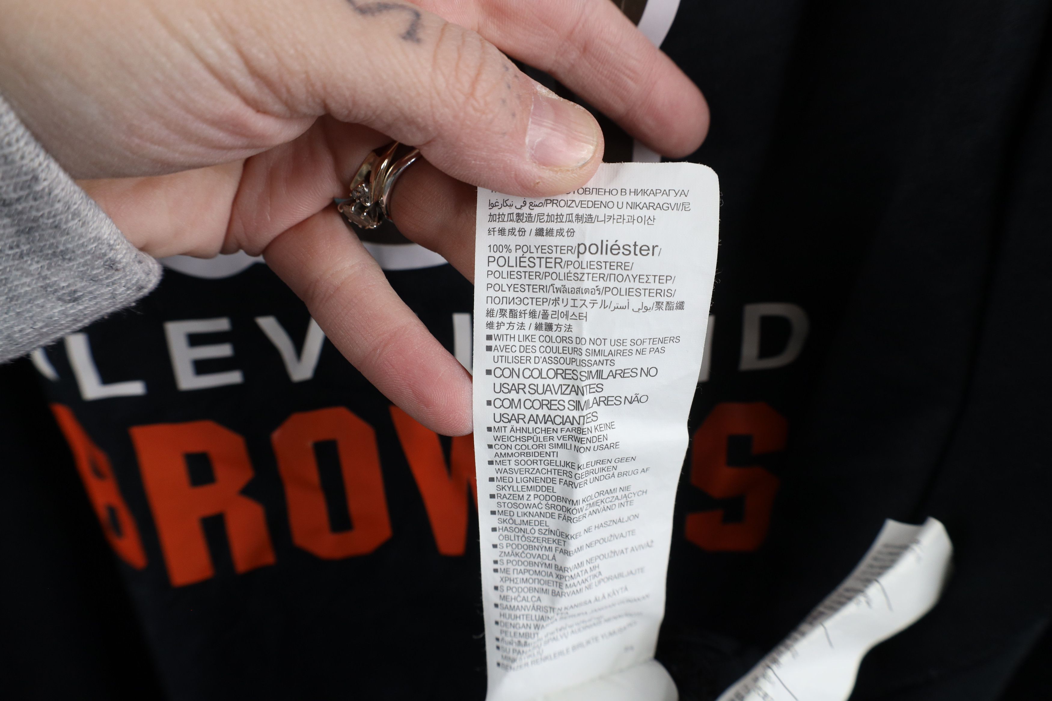 Under Armour × Vintage Under Armour Cleveland Football Long Sleeve T-Shirt Black Size US XL / EU 56 / 4 - 8 Thumbnail
