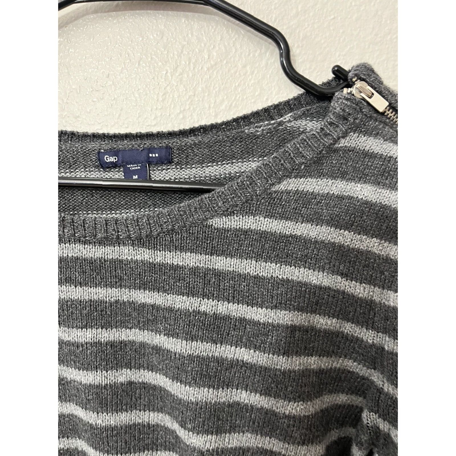 Gap Gap Pullover Sweater Women M Gray Striped Crew Neck Knit Relaxed Size M Size M / US 6-8 / IT 42-44 - 3 Thumbnail