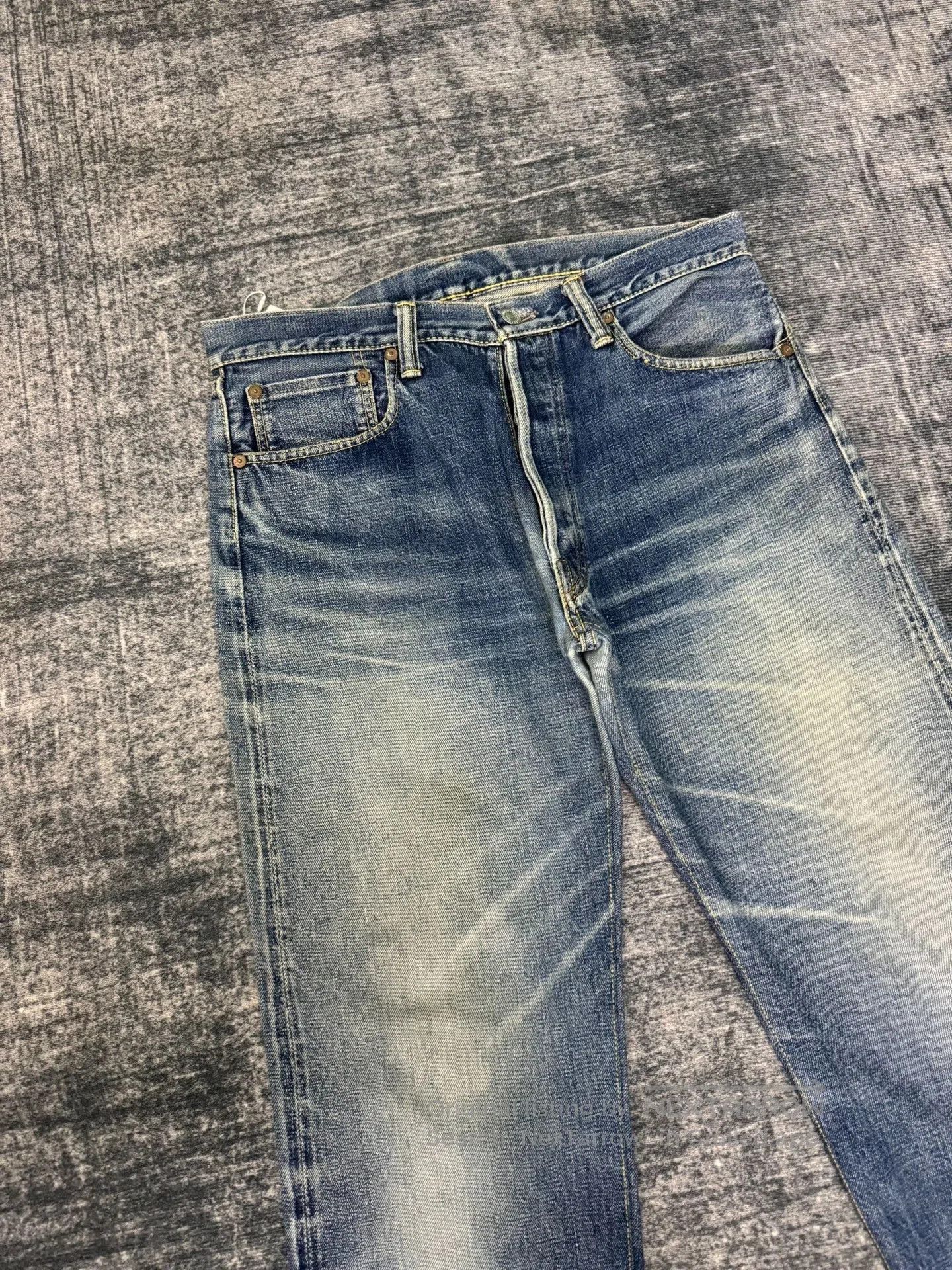 Vintage Vintage 90s Washed Blue Jeans. Size US 31 - 2 Thumbnail