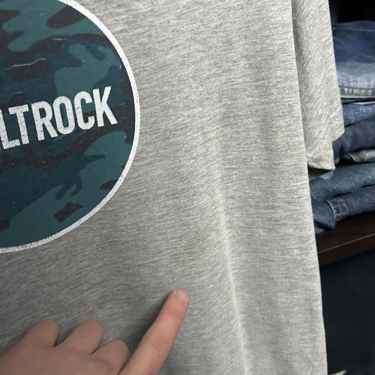 Other Designer Saltrock Big Logo streetwear y2k tee size M Size US M / EU 48-50 / 2 - 6 Thumbnail
