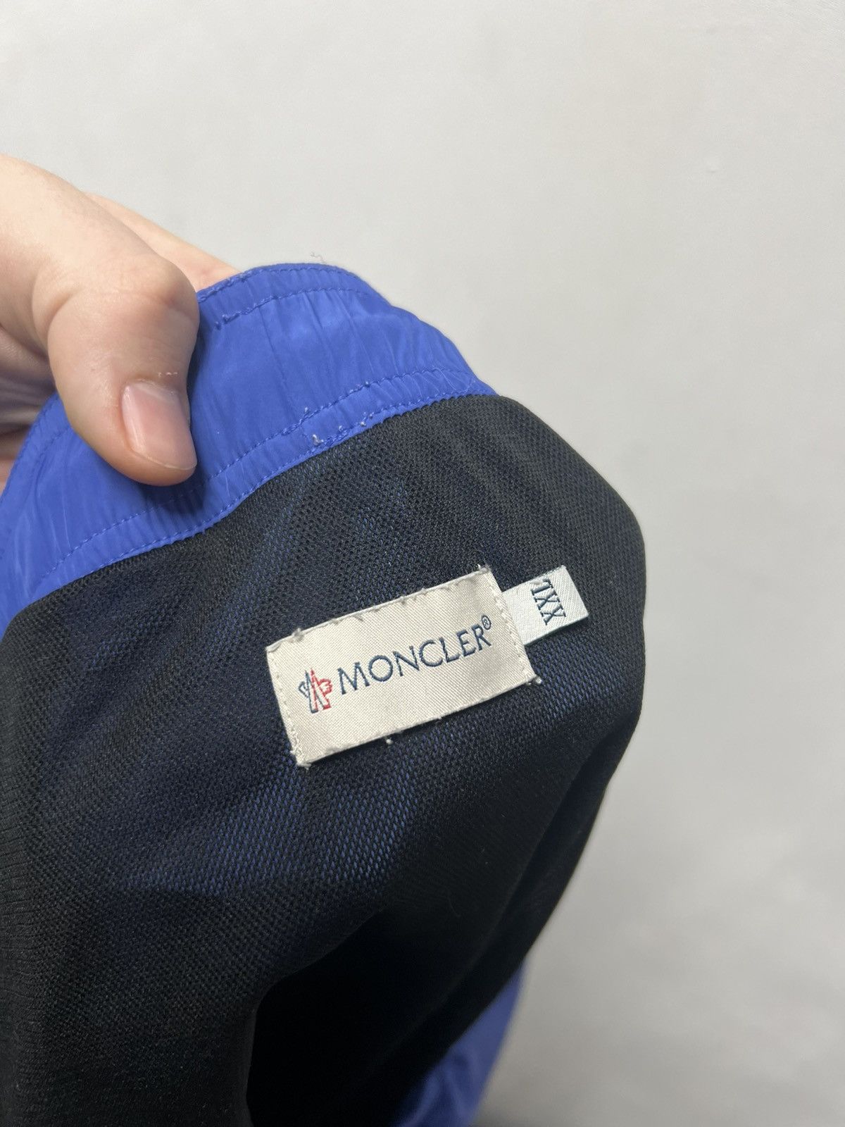 Moncler Luxury Moncler Nylon Shorts With Logo Mens Size US 40 / EU 56 - 9 Thumbnail