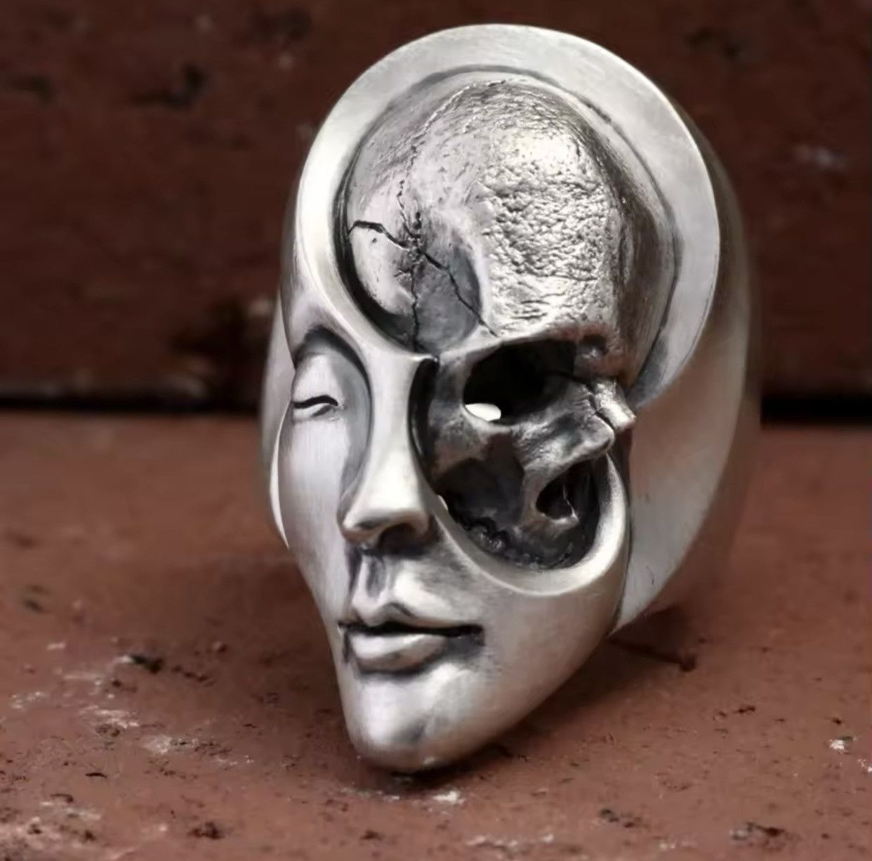 Jewelry × Vintage Unique Design Human Duality Hide Yin and Yang Skull Rings Size ONE SIZE - 1 Thumbnail