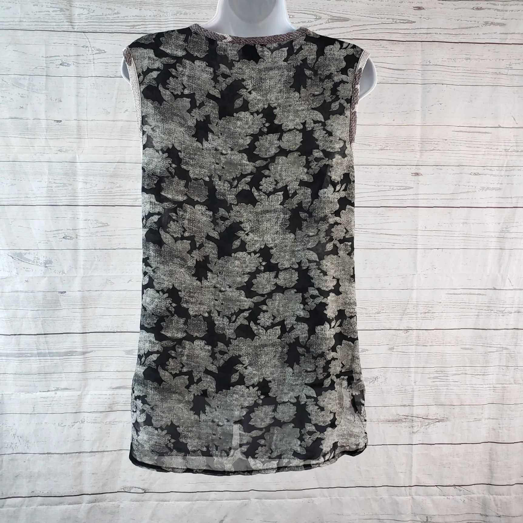 Vintage Cabi 3057 Womens Tank Top Sz Small Black White Floral Cowl Neck Sleeveless Tango Tank Shirt Womens Size S / US 4 / IT 40 - 4 Thumbnail