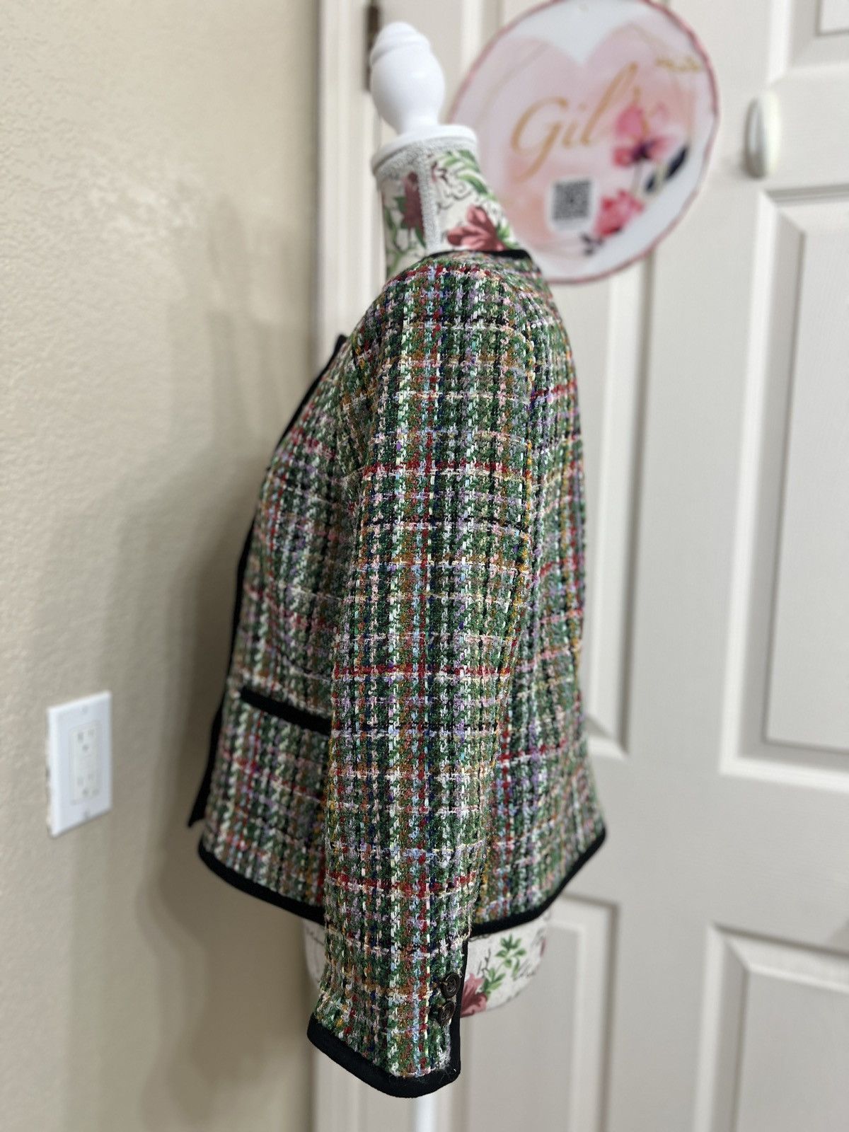 Ann Taylor Ann Taylor Multicolor Tweed Jacket with Black Trim size 8P Size M / US 6-8 / IT 42-44 - 4 Thumbnail