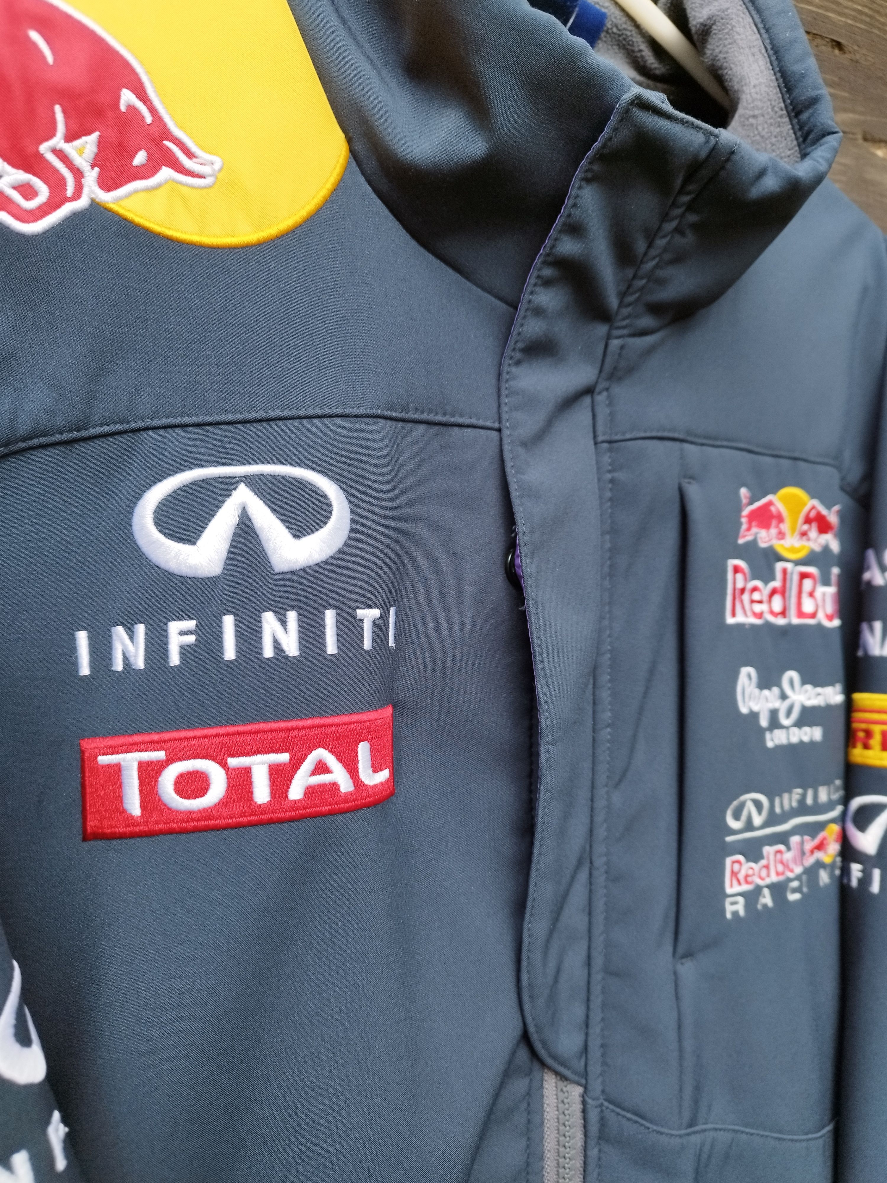 Red Bull Authentic Red Bull Racing F1 Team Softshell Jacket Infiniti Size US XL / EU 56 / 4 - 3 Thumbnail