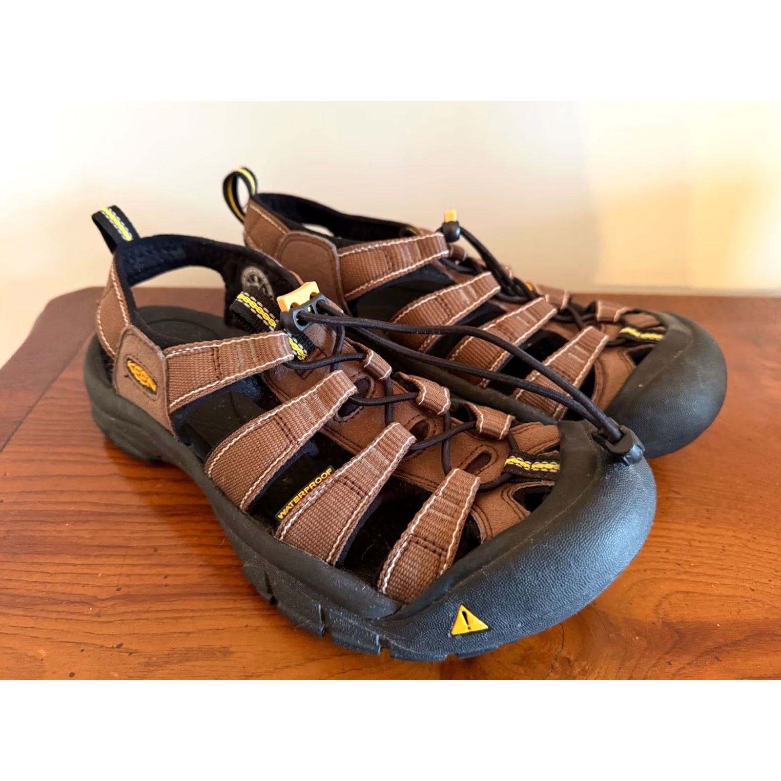 KEEN KEEN Newport Mens Waterproof Sandals Bison Leather Sz 8 Excellent Used Condition Size ONE SIZE - 2 Thumbnail