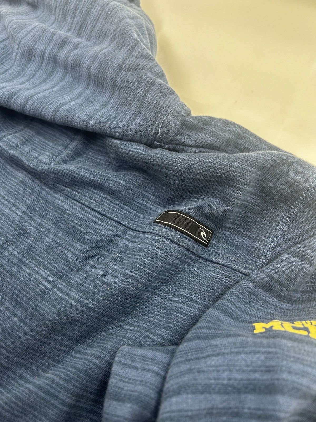 Quiksilver Quiksilver Vintage Hoodie Sweater Size US M / EU 48-50 / 2 - 6 Thumbnail