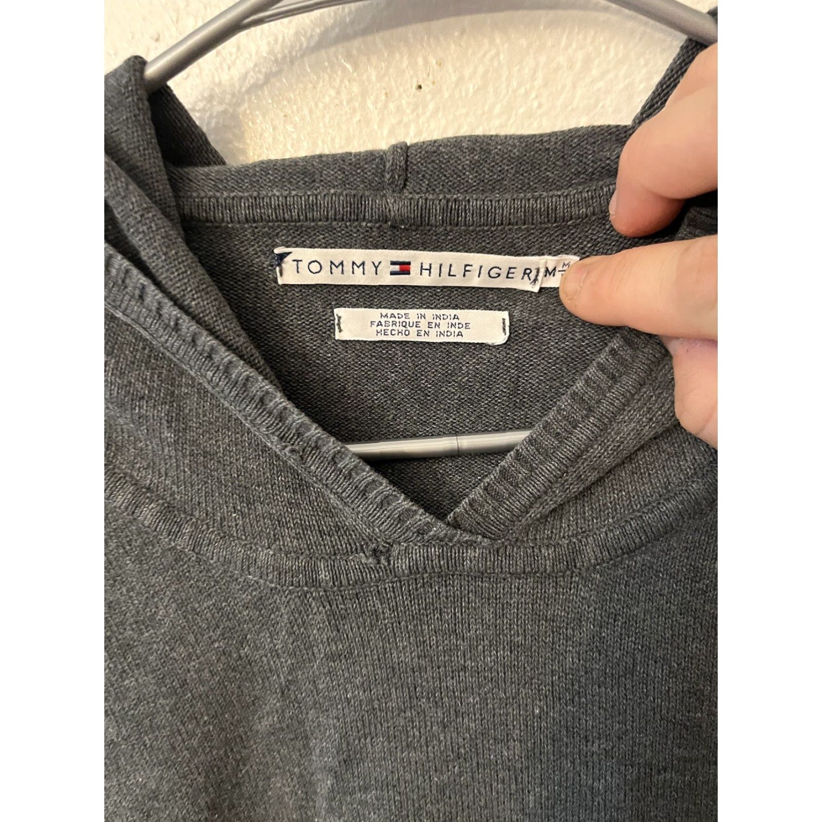 Tommy Hilfiger VINTAGE Tommy Hilfiger Hoodie Mens 90s Gray Medium Sweatshirt Pullover Solid 90s Theme Size US M / EU 48-50 / 2 - 4 Thumbnail