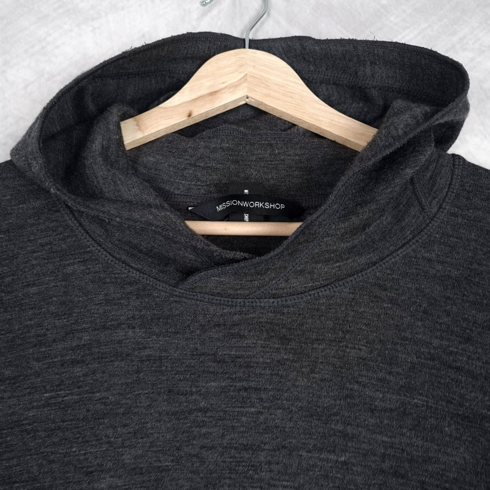 Mission Workshop Mission Workshop Shirt Mens Small Gray Wool Hooded T-Shirt Hooded Shirt Gorpcore Fall Winter Outdoor Sports Size US S / EU 44-46 / 1 - 2 Thumbnail